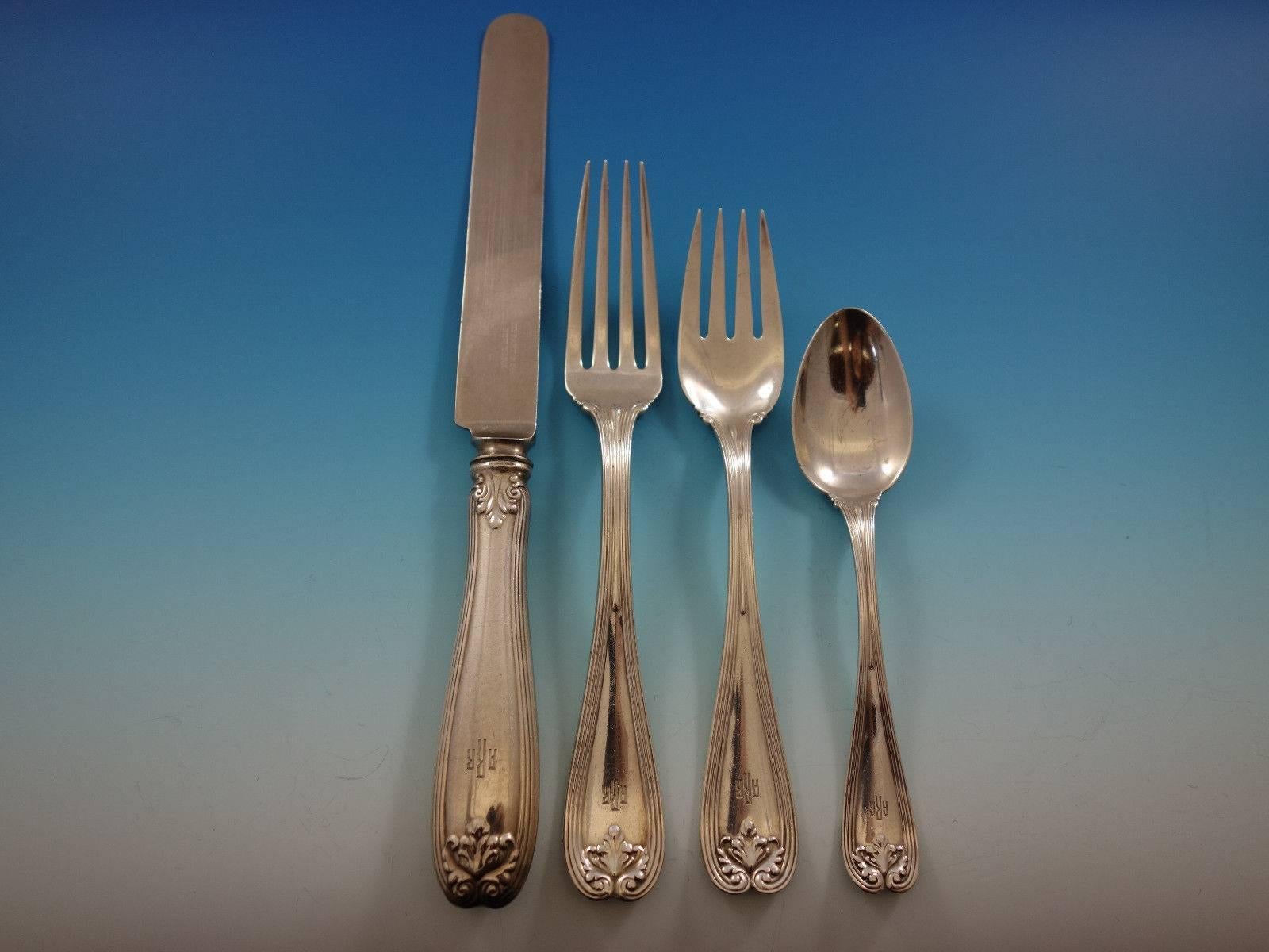 Outstanding Colonial by Tiffany & Co. sterling silver Flatware set in original Tiffany fitted box -134 Pieces. This set includes:

12 DINNER SIZE KNIVES W/BLUNT SILVERPLATED BLADES, 10 1/4