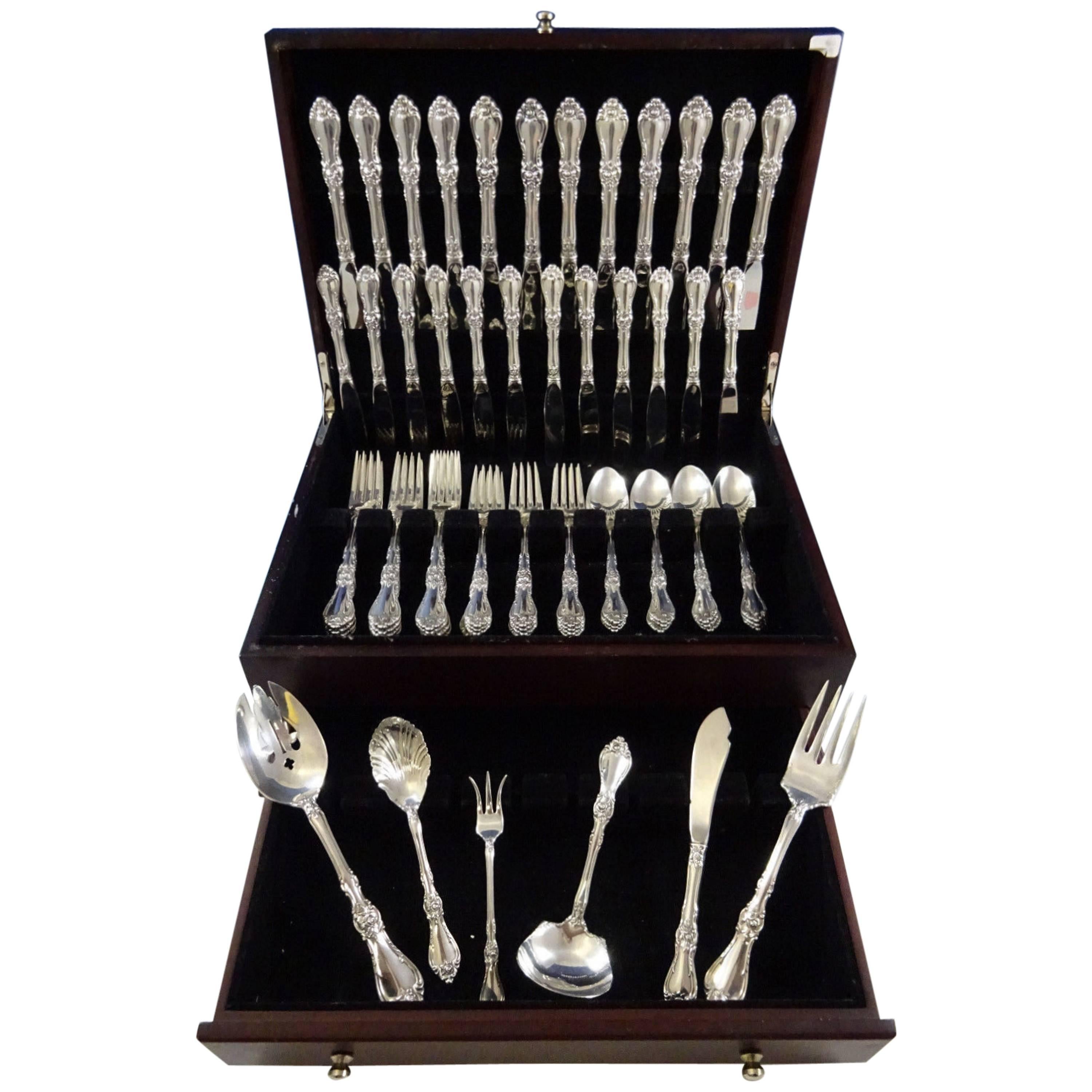 Beautiful royal rose by Wallace sterling silver flatware set of 67 pieces. This set includes: 

12 knives, 9