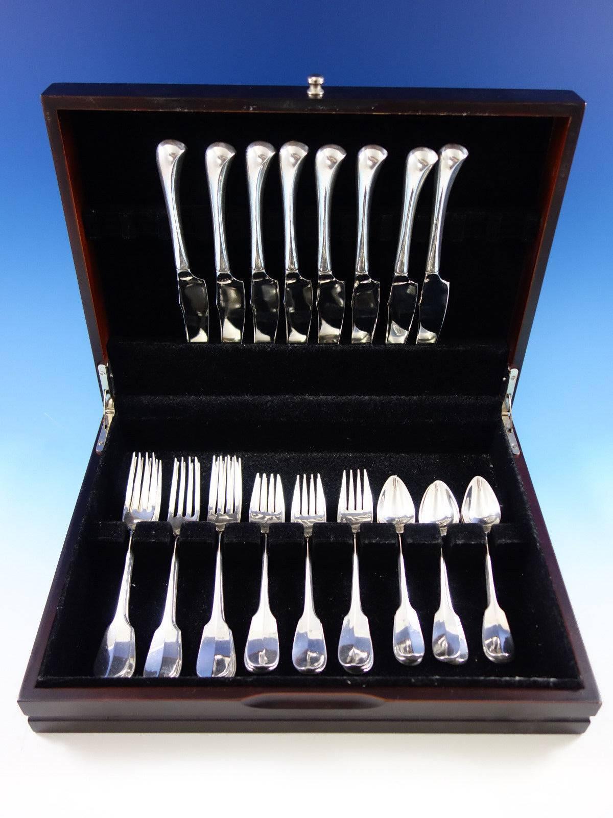 Smithsonian by Stieff sterling silver flatware set of 32 pieces. This set includes: 

Eight dinner knives, 9 1/8