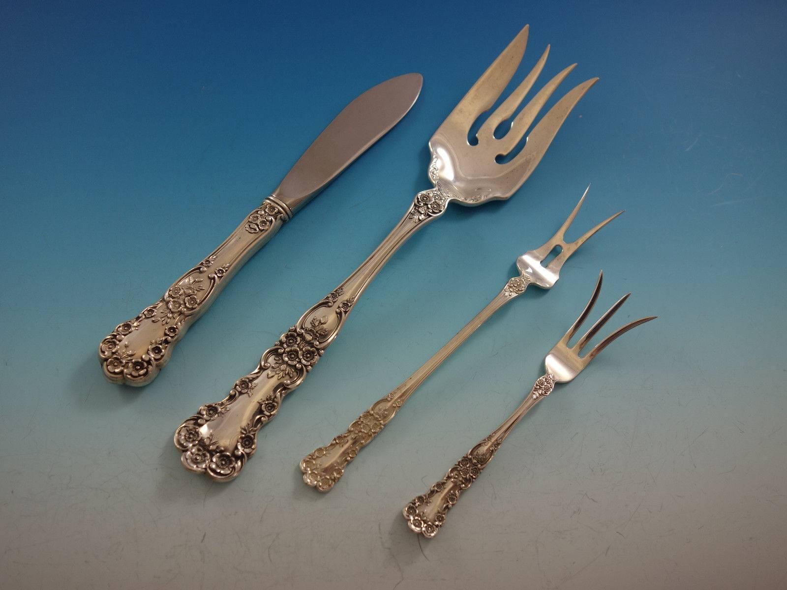 Buttercup by Gorham Sterling Silver 12 Service Flatware Set Place Size 113 Pcs In Excellent Condition For Sale In Big Bend, WI