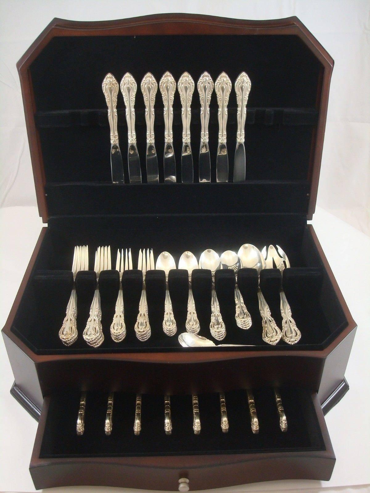 Lovely Baronial by Gorham sterling silver flatware set of 52 pieces. This set includes: Eight knives, 9 1/4