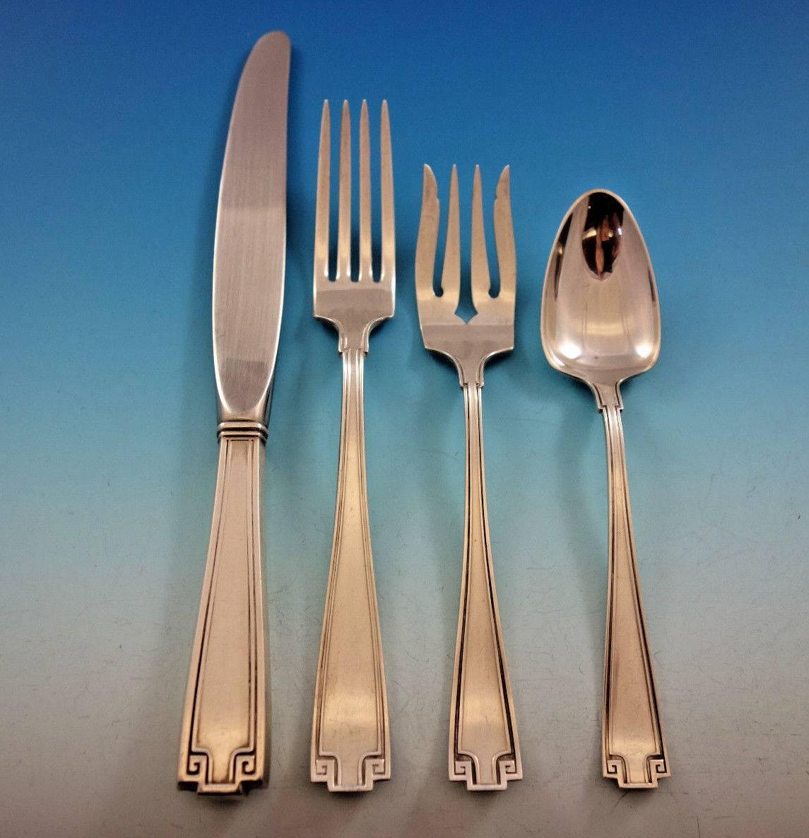 20ième siècle Service de couverts en argent sterling Etruscan par Gorham pour huit personnes, ensemble de 40 pièces en vente