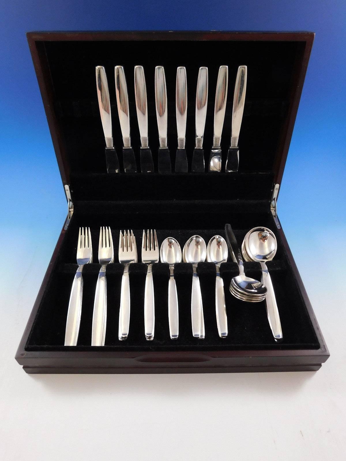Silver thread by Frantz Hingelberg sterling silver flatware set 40 pieces. Handmade exceptional Mid-Century Modern design. The pattern has a wonderful thread design that the base of the handle that has the appearance of being 