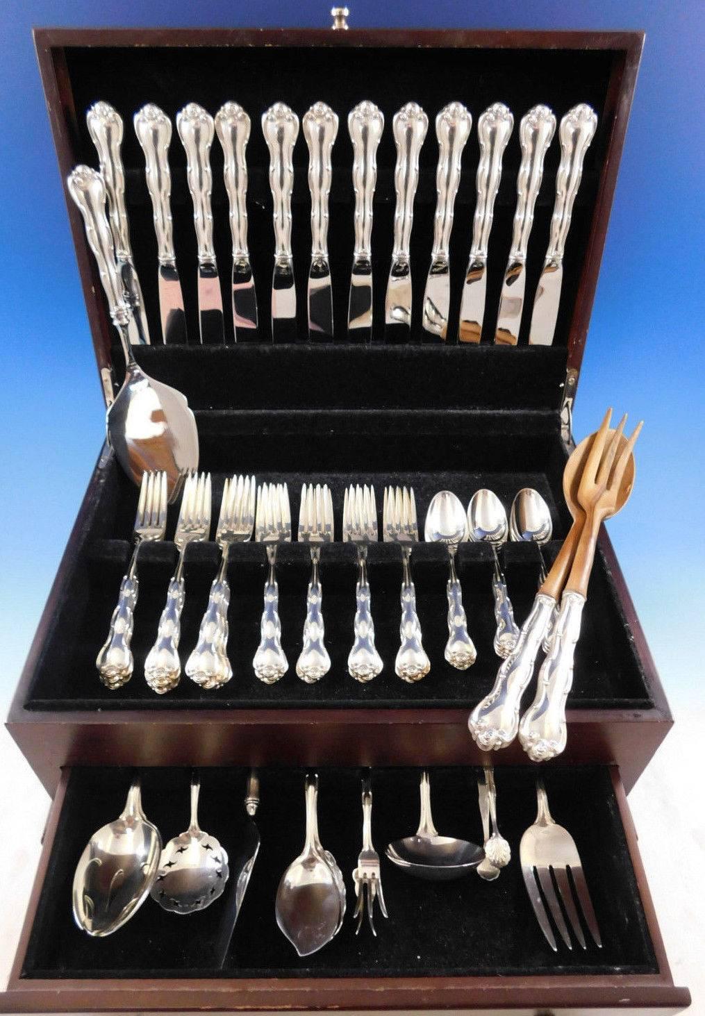 Rondo by Gorham sterling silver Flatware set, 62 pieces. This set includes: 

12 Knives, 8 7/8