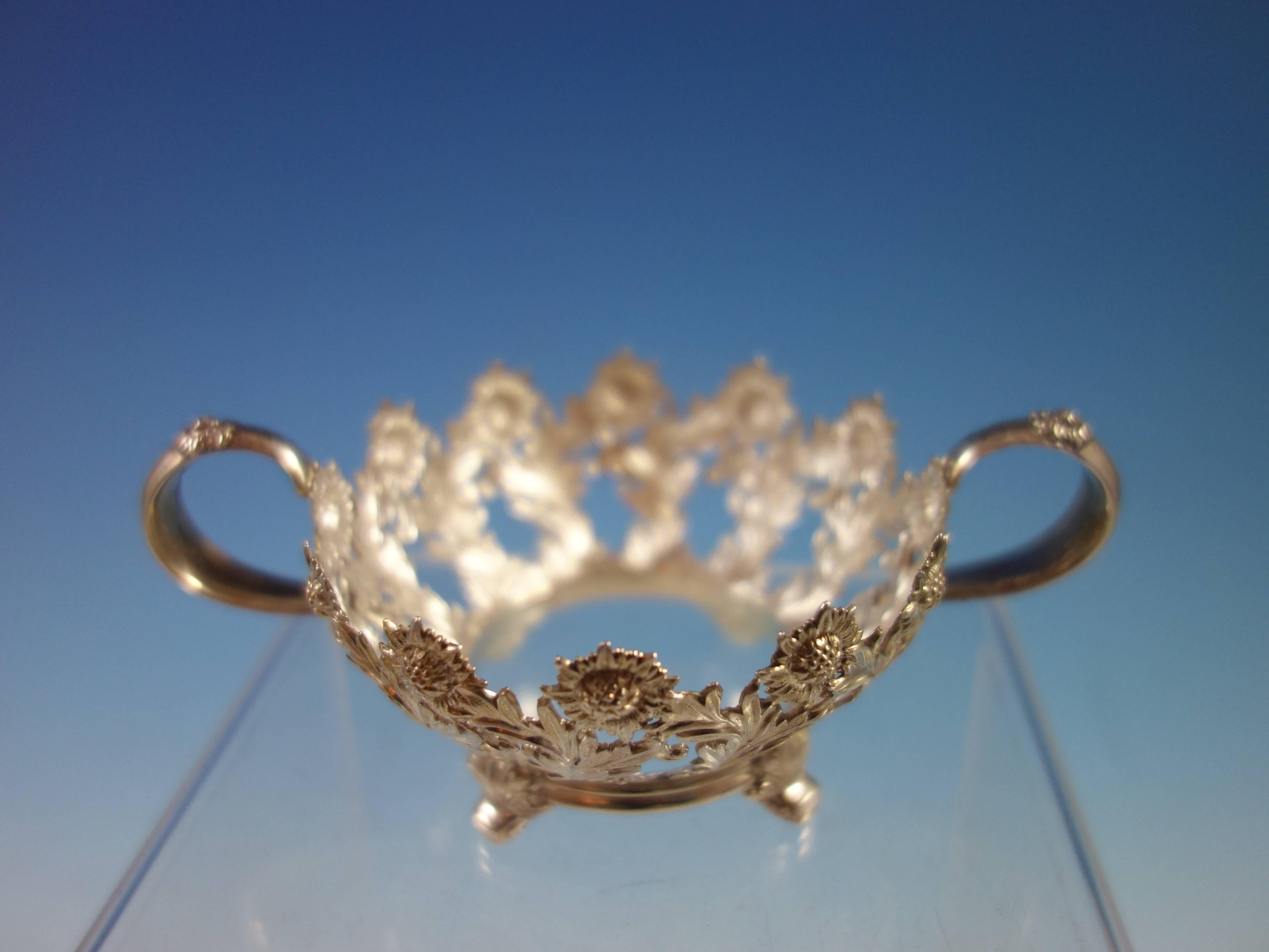 XIXe siècle Cuillère à bouillon en argent sterling avec doublure dorée Chrysanthème par Tiffany en vente