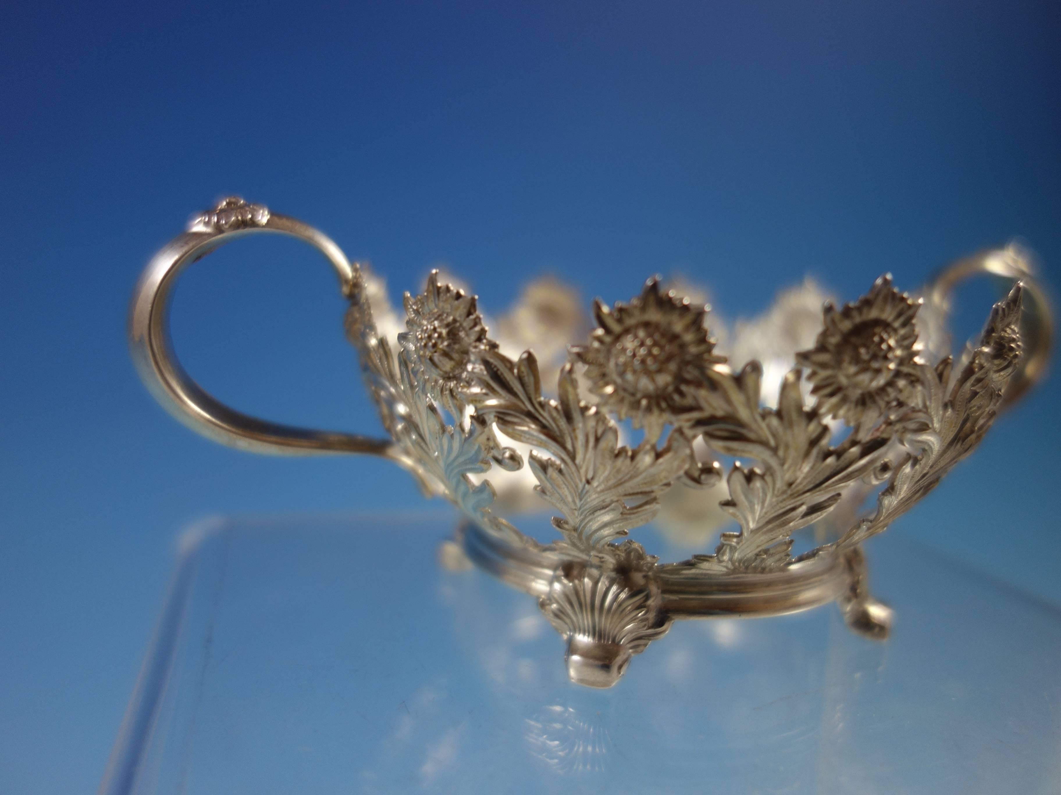 Cuillère à bouillon en argent sterling avec doublure dorée Chrysanthème par Tiffany en vente 1