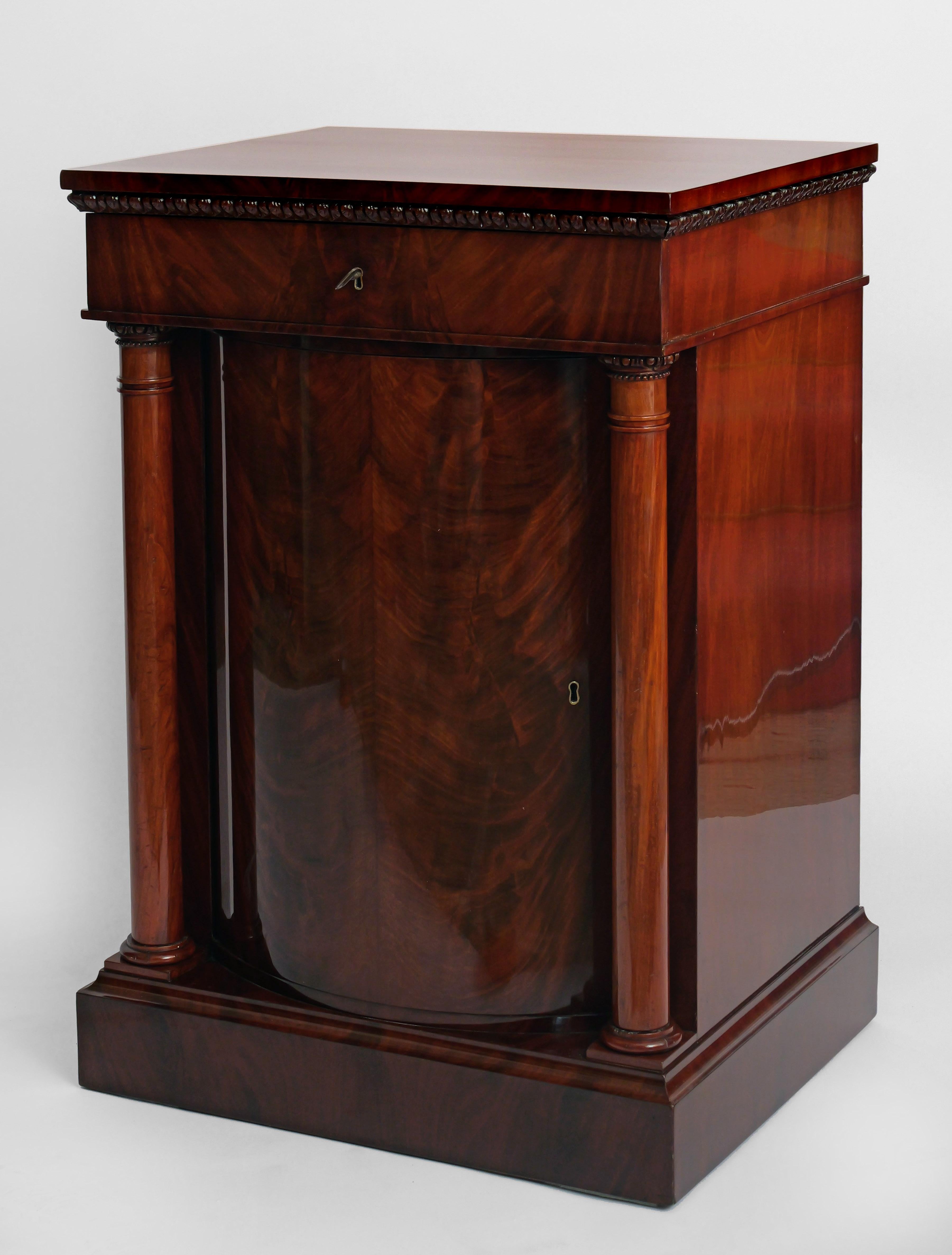 Pair Of Pillar Cabinets, Curved Door With Flanking Columns And Head Drawer, 1810 In Good Condition For Sale In Dresden, DE