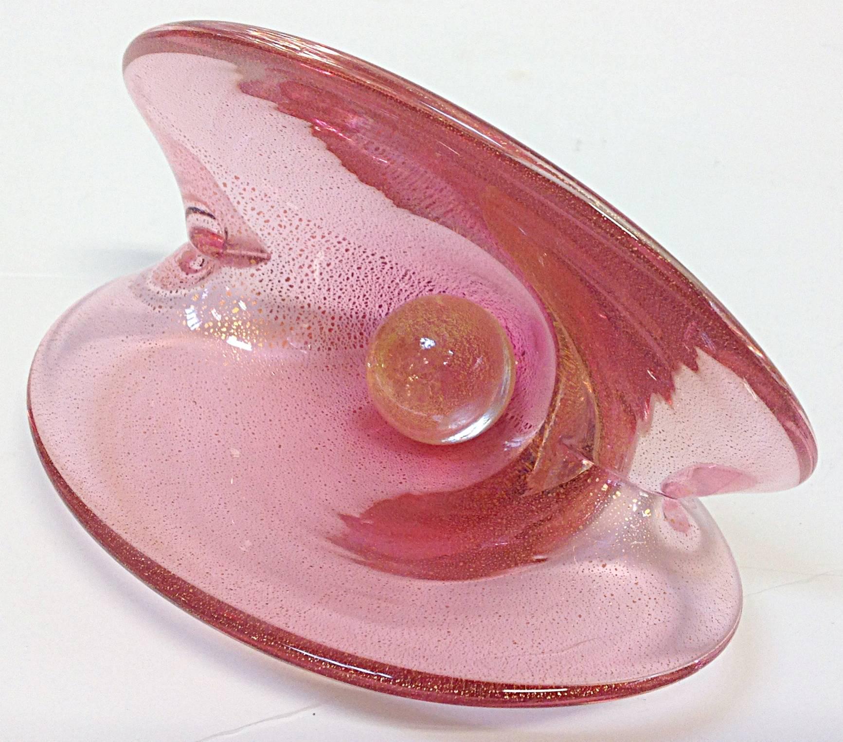 Mid-20th Century Murano Glass Shell Form with Pearl For Sale
