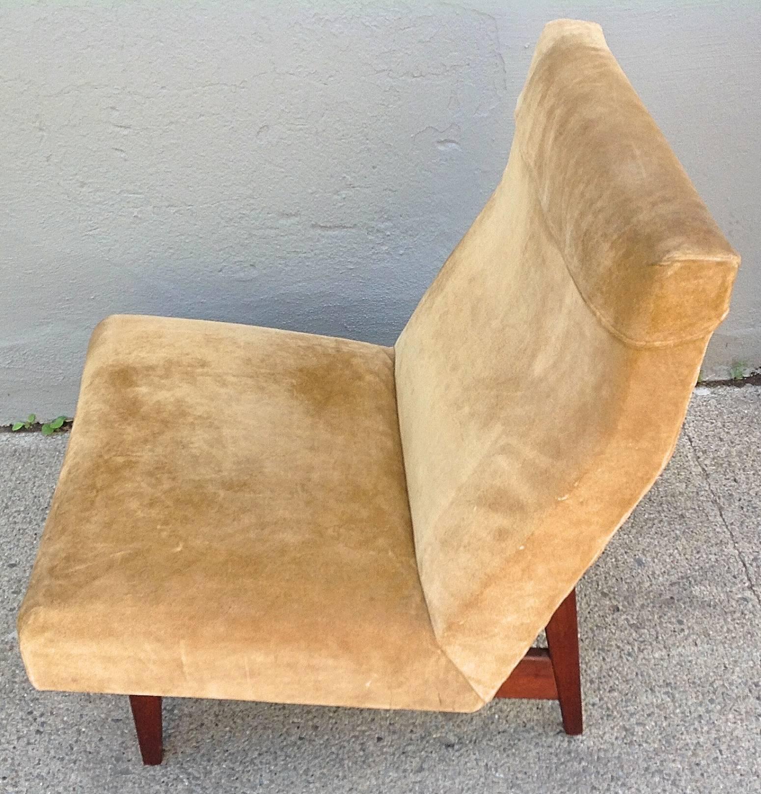 Mid-Century Modern Jens Risom Slipper Chair in Suede and Walnut For Sale