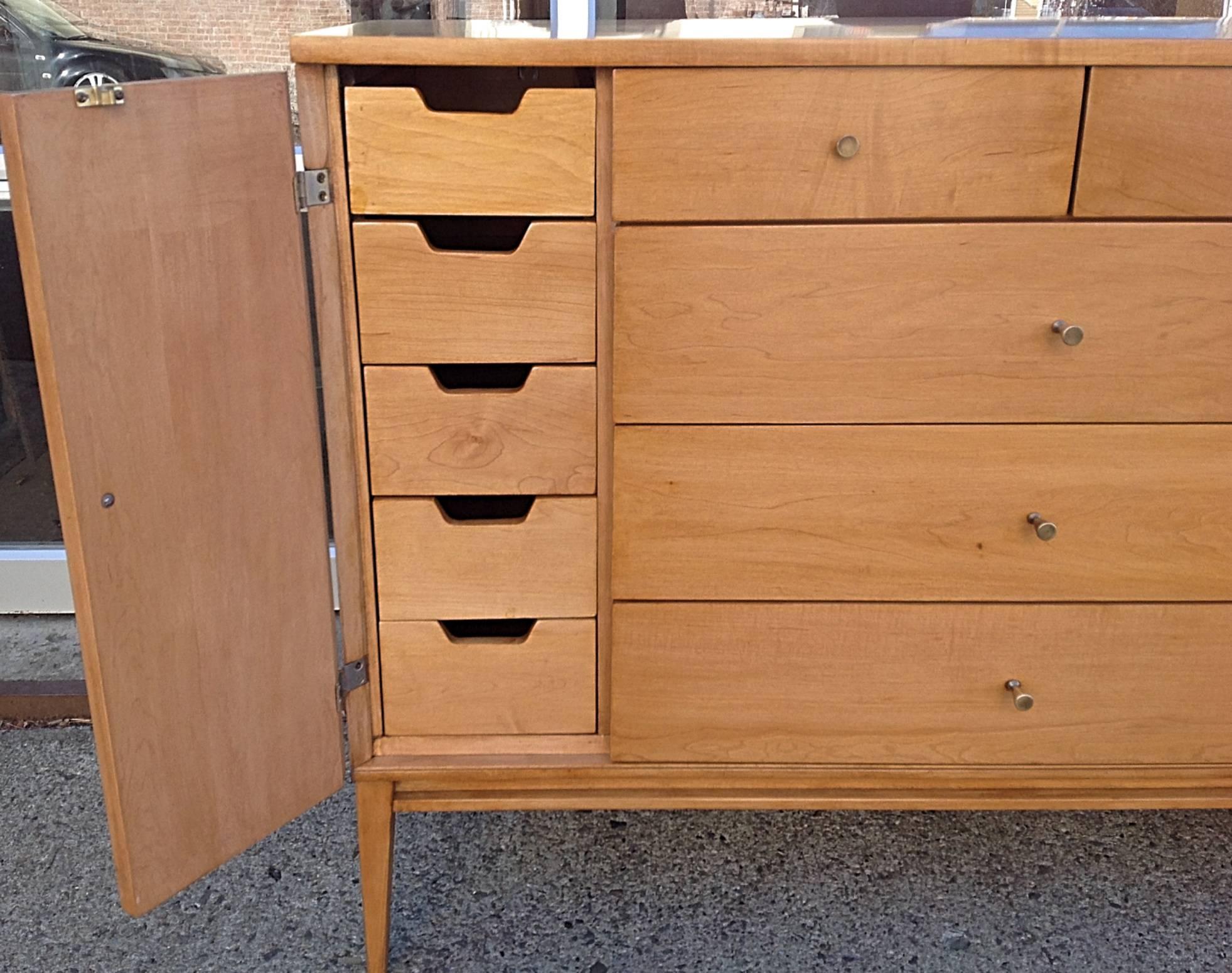 Paul McCobb for Winchendon 20 Drawer Chest In Excellent Condition For Sale In Hudson, NY