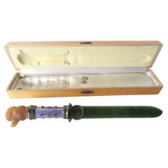 Antiker Brieföffner aus vergoldetem Silber mit Guilloché-Emaille, Fabergé zugeschrieben, um 1900
