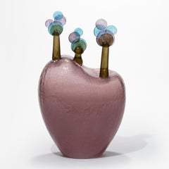 « Beyond the Vista IV », sculpture en verre rose, marron, violet et bleu de Louis Thompson