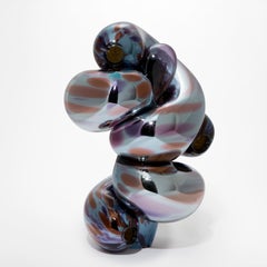 Blue Panther – Closer Nr. 90, ein Kunstwerk in Blau, Violett und Bronze von Markus Emilsson