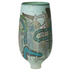 « Vetrograph Lomandra », un vase en verre soufflé à la main dans les tons vert, rouge et bleu sarcelle, créé par Anne Clifton
