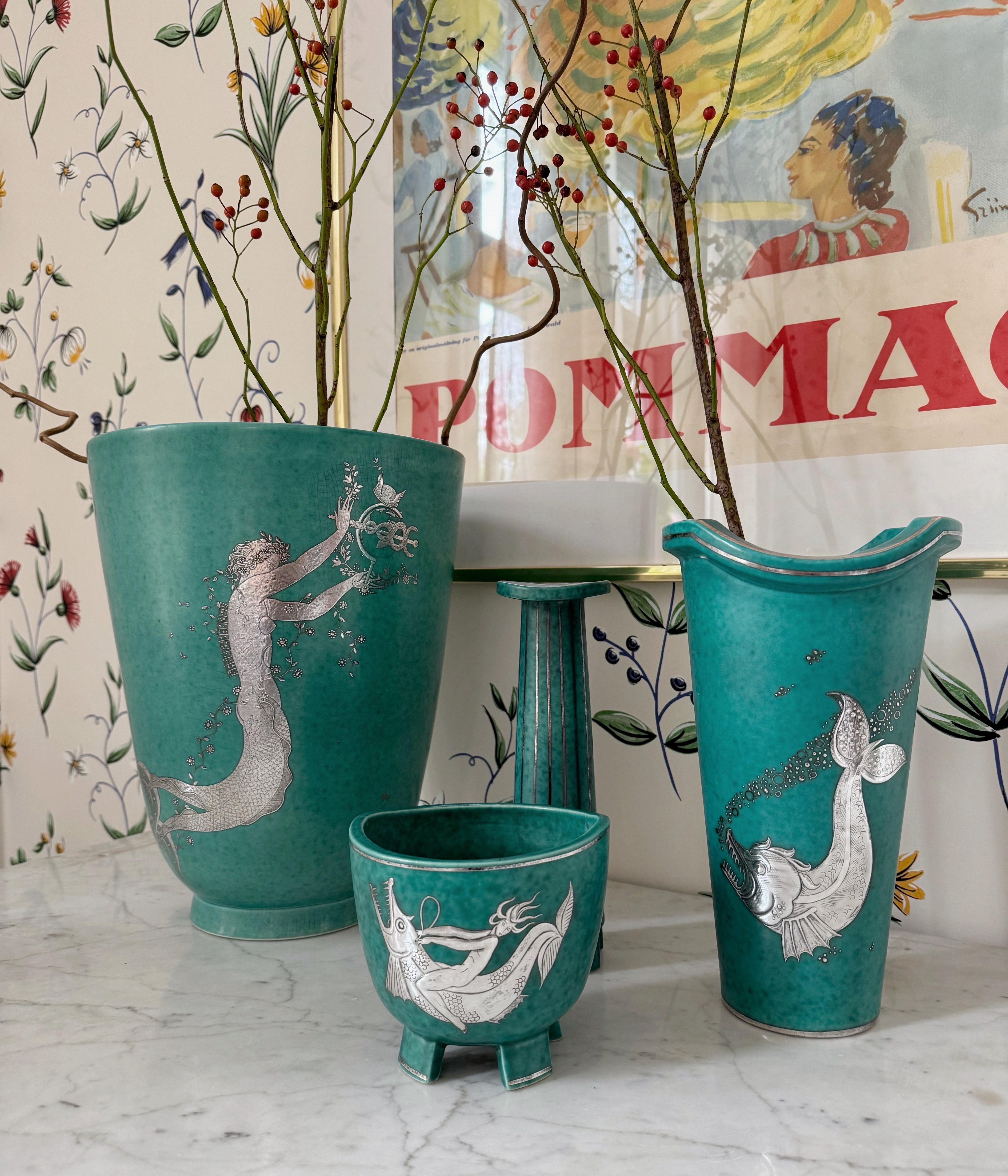 Grès porcellanato Wilhelm Kåge per Gustavsberg Vaso in ARGENTA con motivo di creature marine in argento, Svezia in vendita