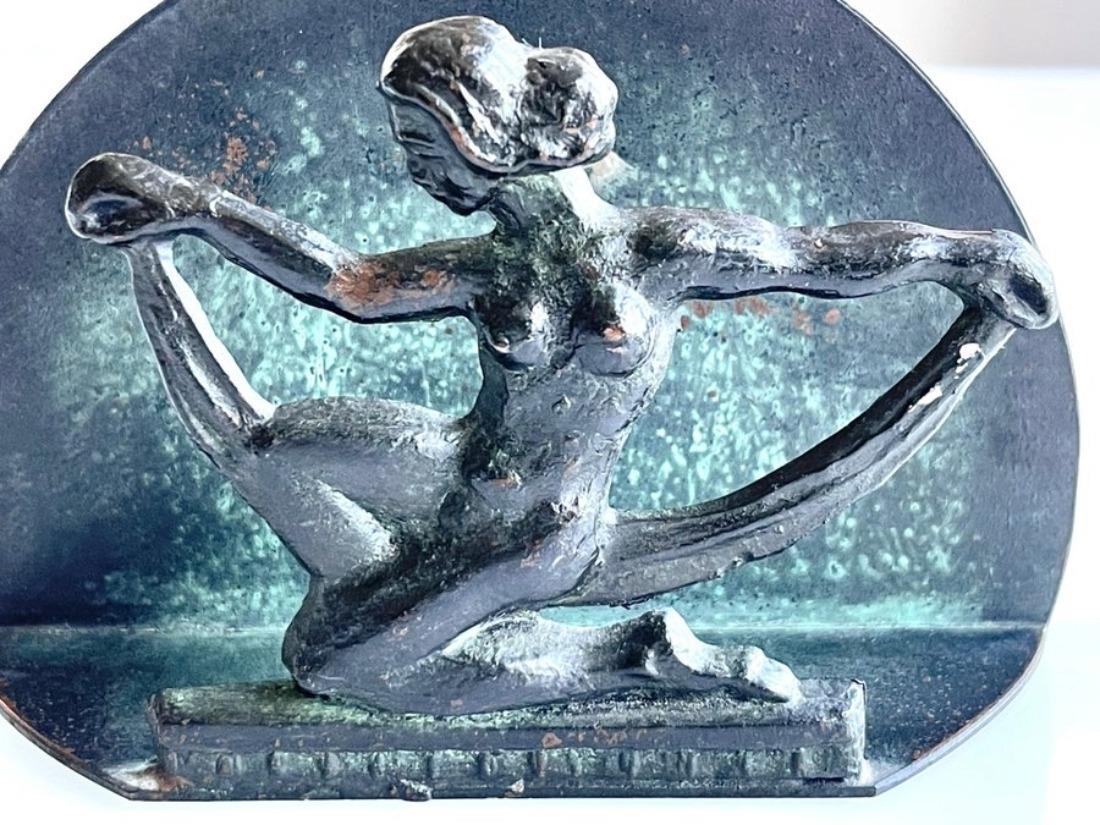 Svedese Portatovaglioli svedese in bronzo Art Deco con ballerina nuda, anni '30 in vendita