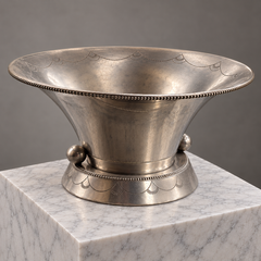 Raro centro de mesa sueco de estilo Art Déco en peltre, Svenskt Tenn, Estocolmo, 1931