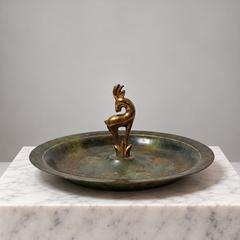 Plat suédois Art déco en bronze avec fleuron en forme de cerf, années 1930