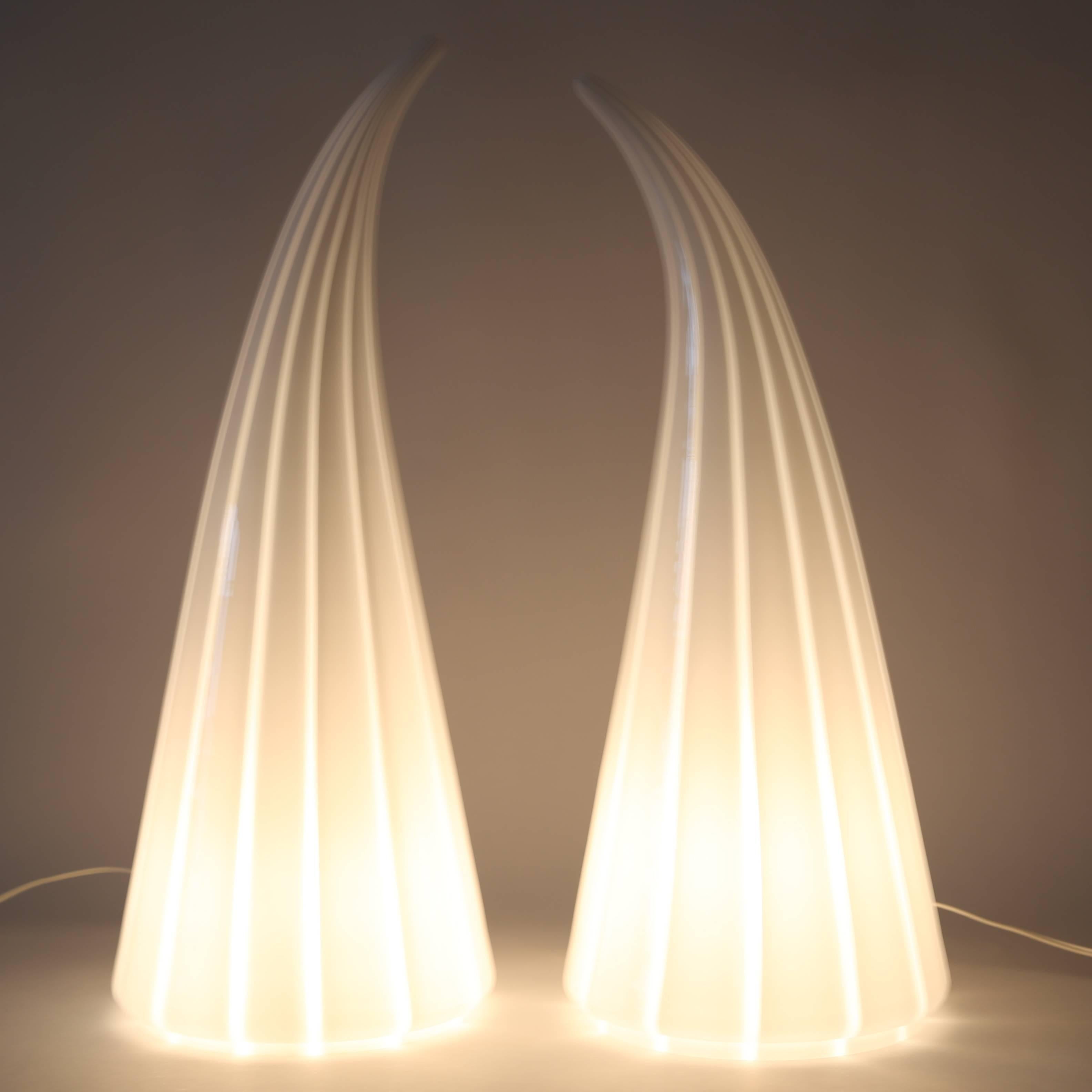 Pair of Vetri Murano Conical Table Lamps, Circa 1980s (Ende des 20. Jahrhunderts) im Angebot
