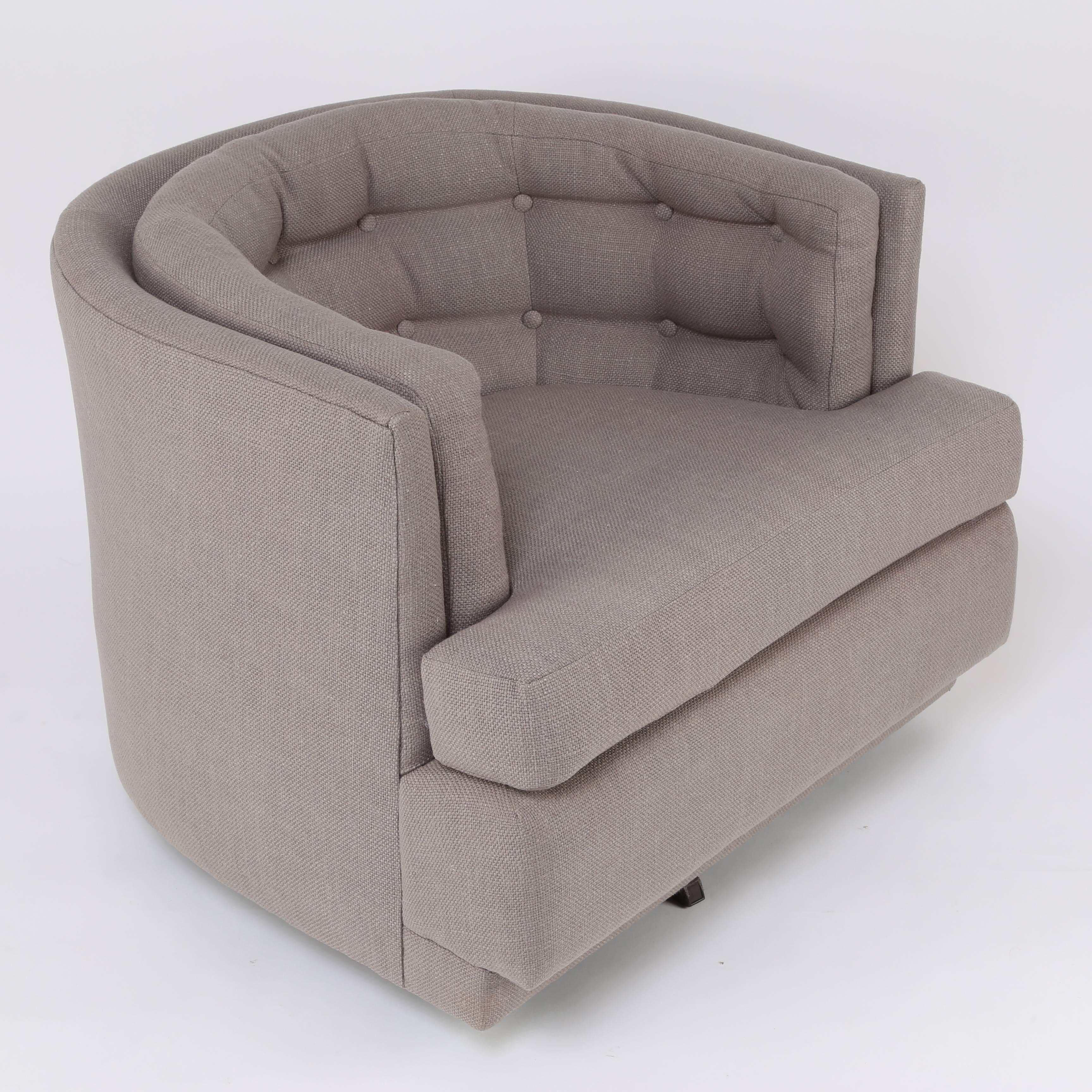 American 1970s Tufted Barrel Swivel Lounge Chair