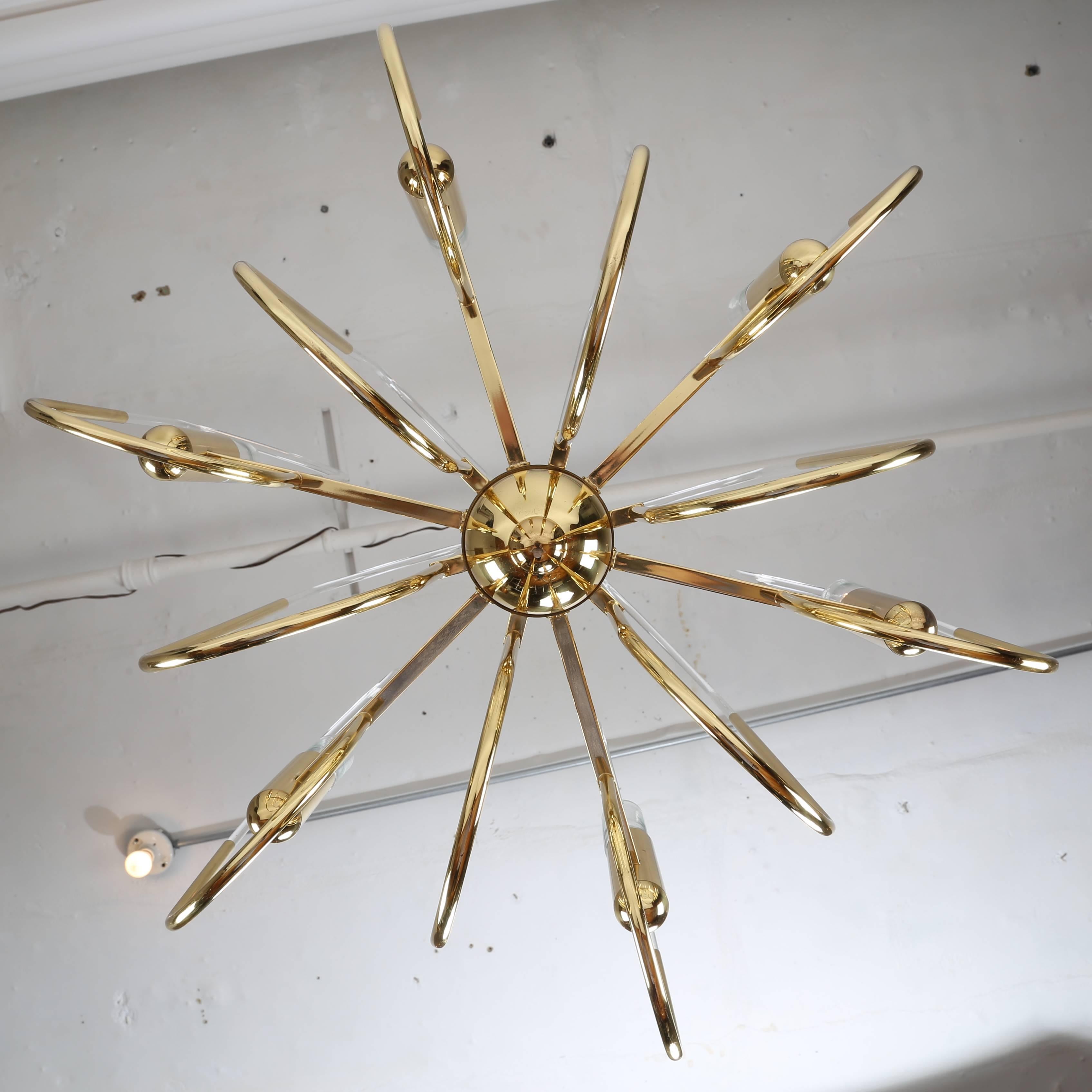 Enrico Profili Brass and Glass Loop Chandelier, Circa 1960s For Sale 2