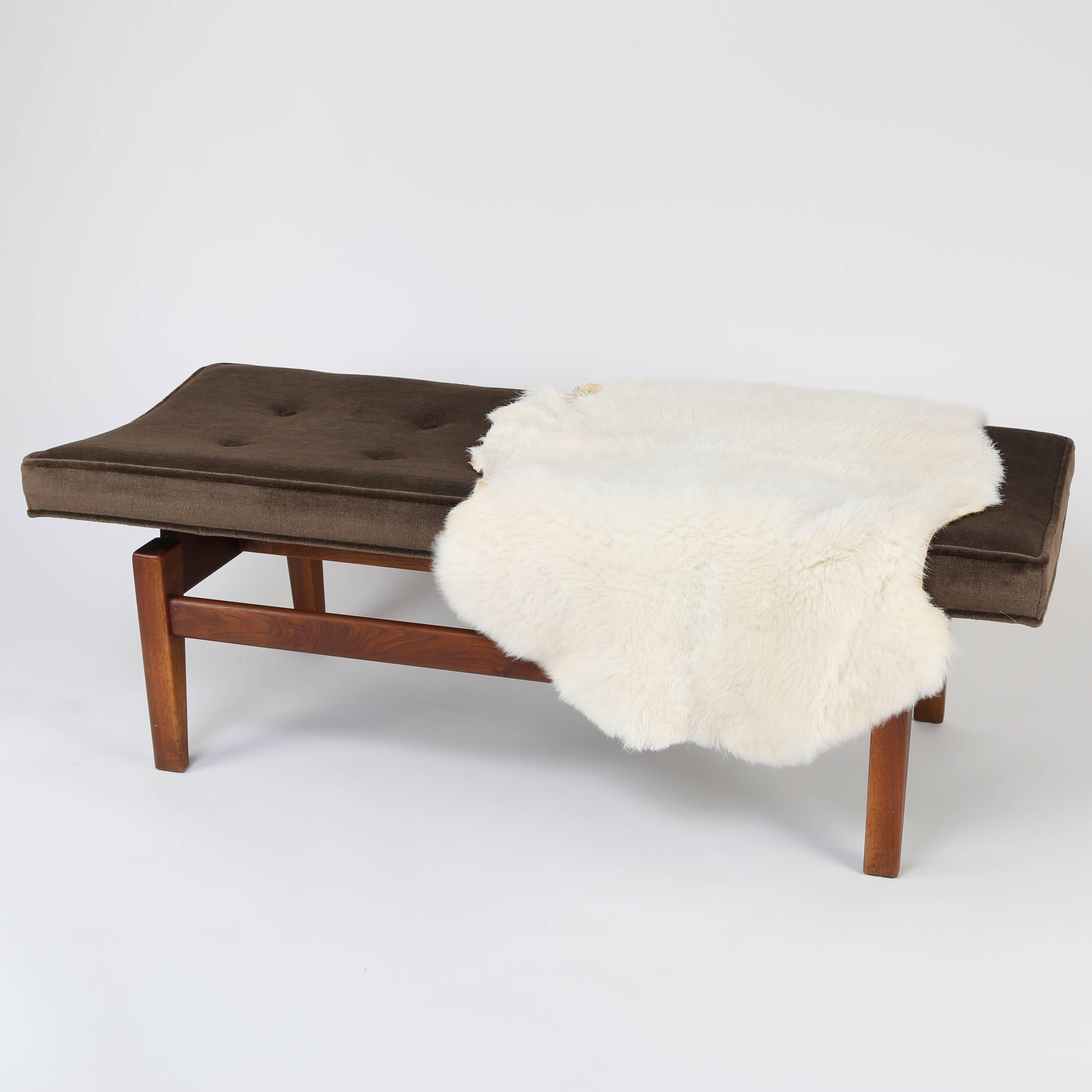 Gorgeous off-white pelt of a pasture-grazed sheep from the pristine Catskill Mountains of New York. This luxurious throw or occasional rug comes from a Katahdin Hair Sheep, whose coat consists of soft hair. As the weather progresses from spring to