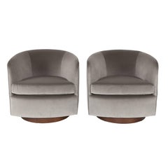 Pair of 1970s Milo Baughman Tilt and Swivel Lounge Chairs with Walnut Bases 5