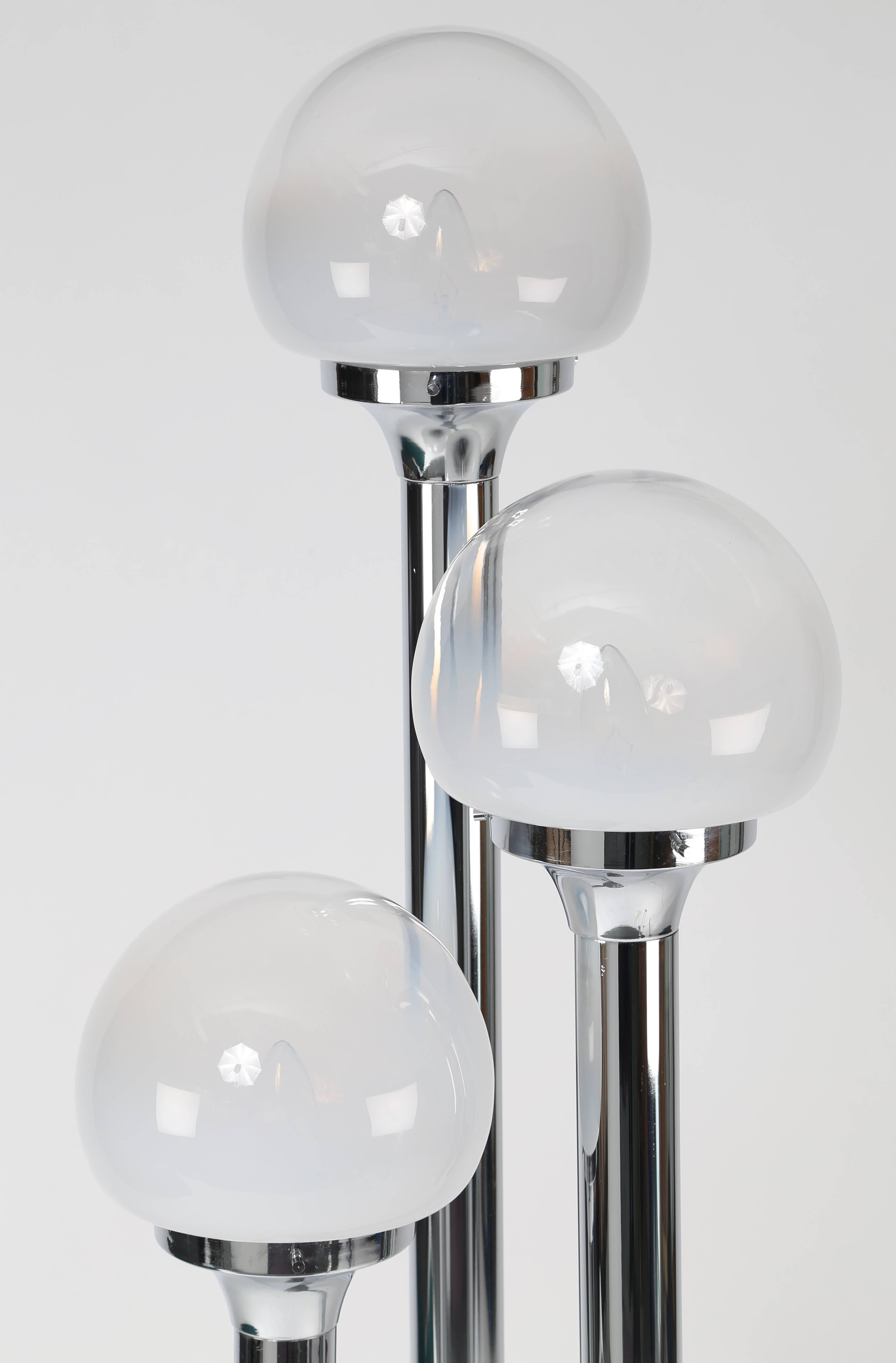1970s, Murano Italian Chrome and Glass Three-Globe Floor Lamp In Good Condition In Brooklyn, NY