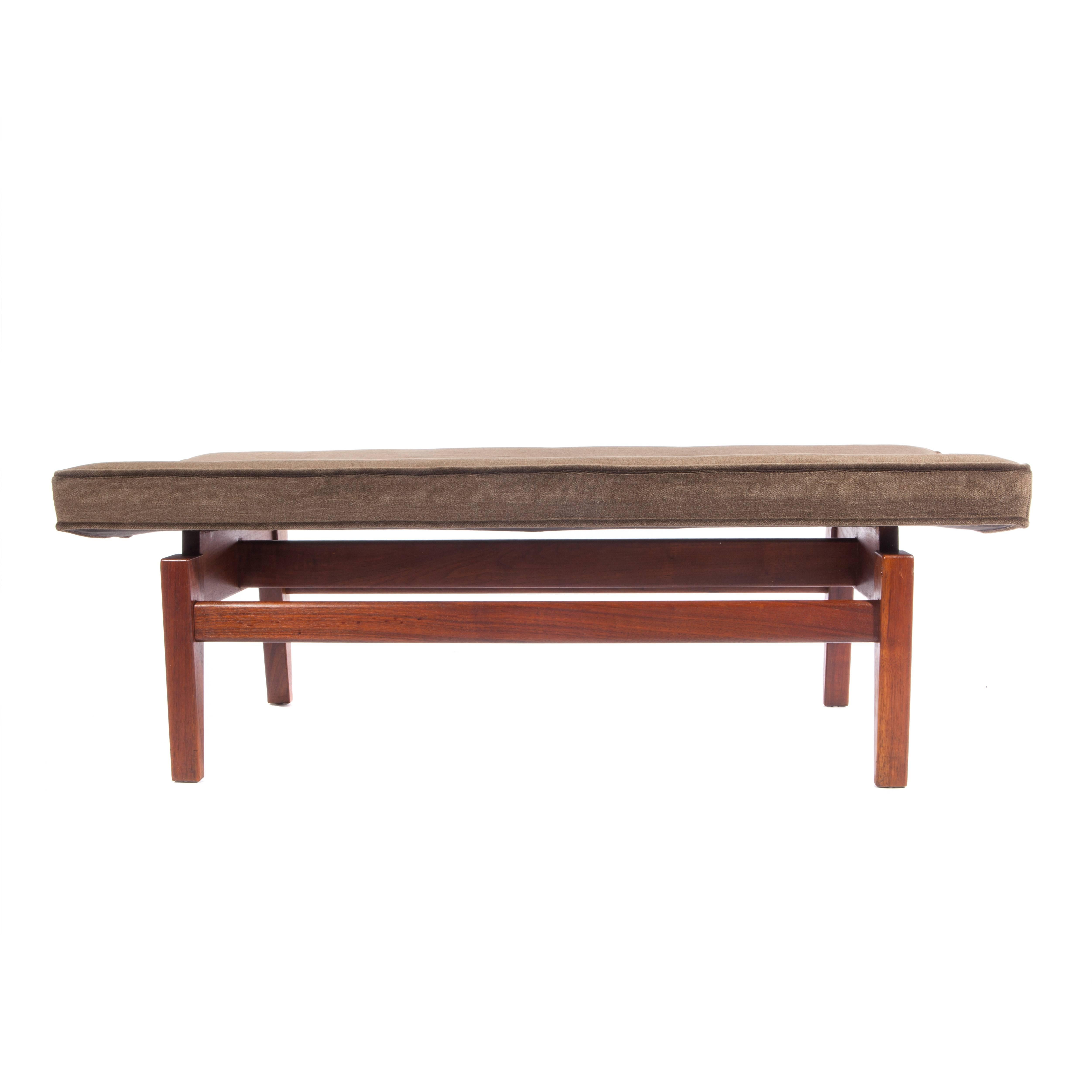 Jens Risom Pair of 1960s Cantilevered Walnut and Mohair Benches 3