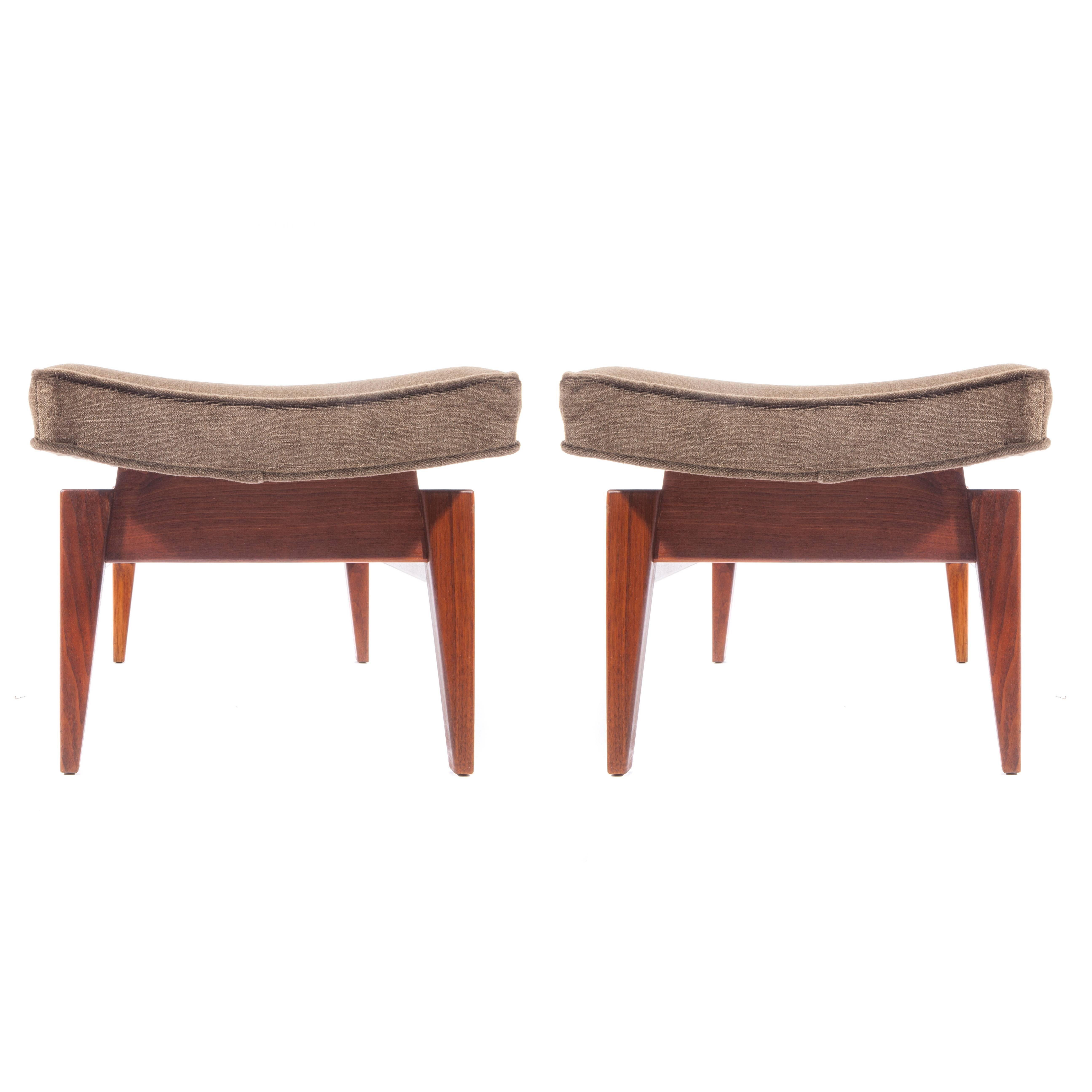 Jens Risom Pair of 1960s Cantilevered Walnut and Mohair Benches In Excellent Condition In Brooklyn, NY