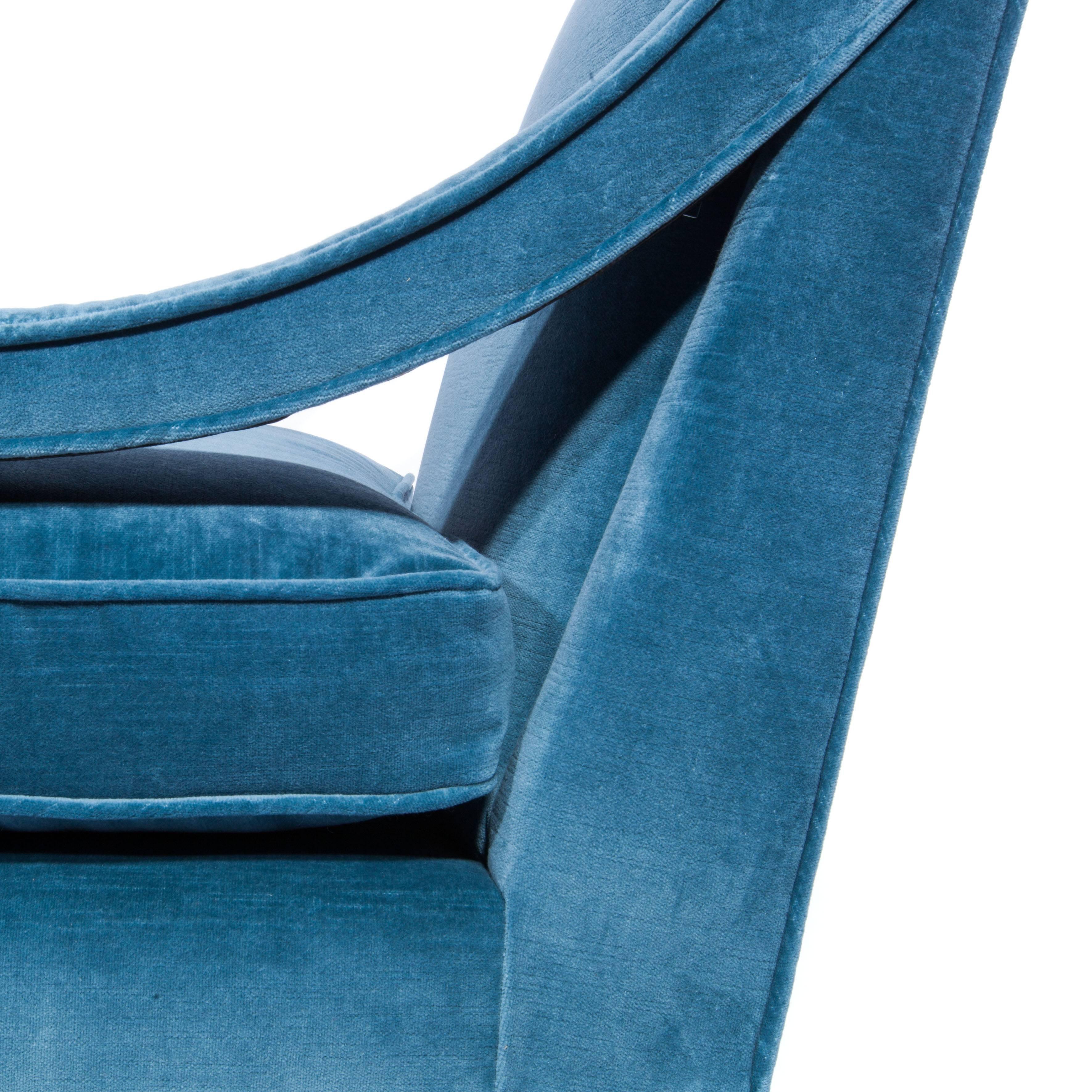 Sloped-Arm Lounge Chair in Blue Velvet, circa 1960s In Excellent Condition In Brooklyn, NY