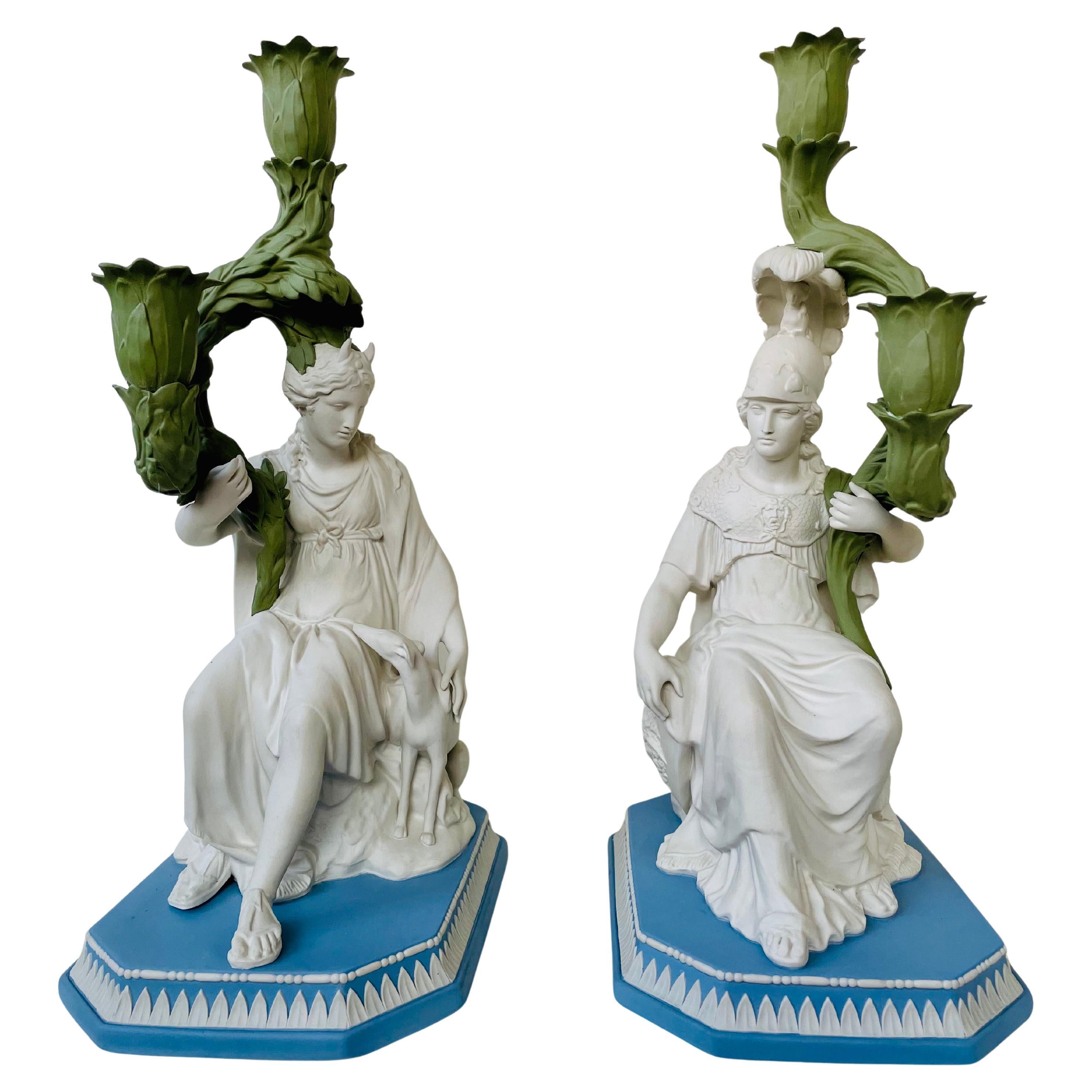 Pareja de candeleros modernos Wedgwood de gres jaspe tricolor de dos brazos