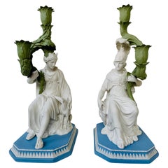 Pareja de candeleros modernos Wedgwood de gres jaspe tricolor de dos brazos