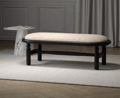 Panca Sabi – Struttura scultorea in legno nero rivestita in tessuto Zimmer + Rohde