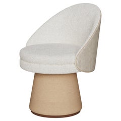 Chaise de salle à manger Caroline avec base conique faite à la main par Nolita Harbour