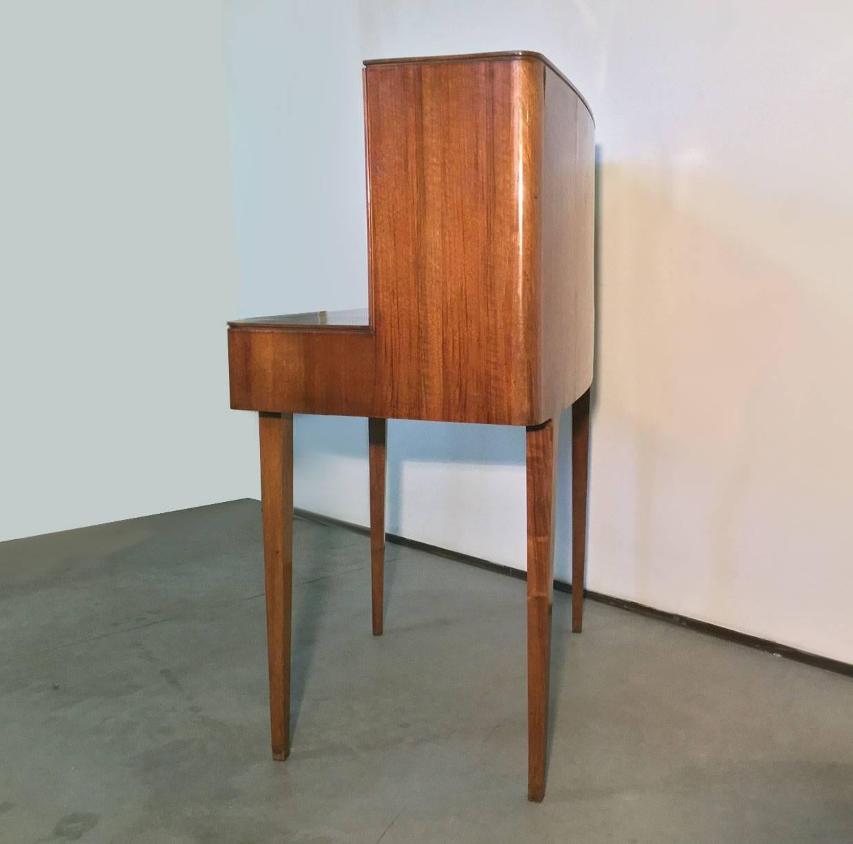 Mid-20th Century Beautiful Curved Desk Attributed to Guglielmo Ulrich, 1940 For Sale