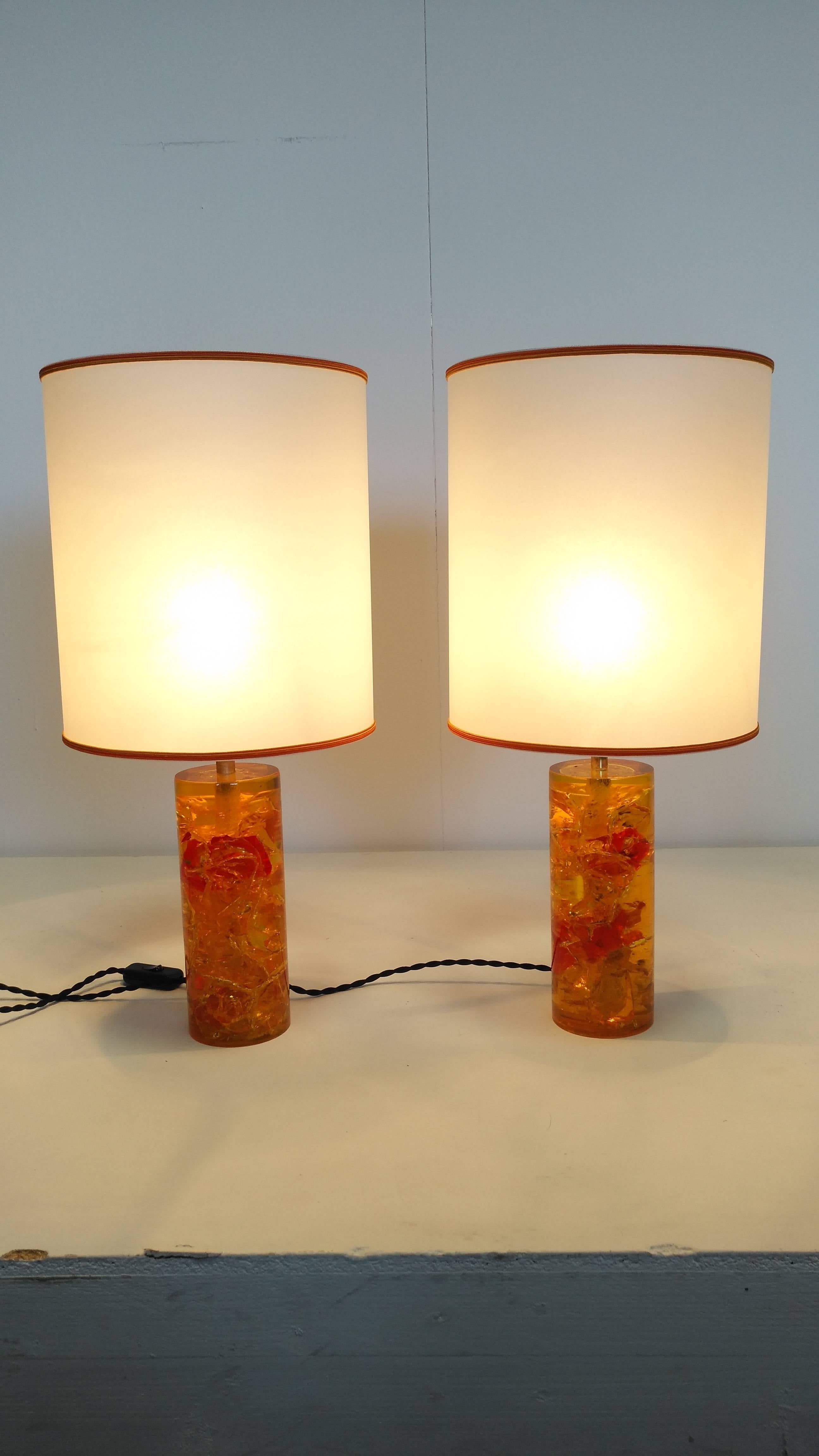 Beautiful table lamps made by yellow/orange fractal resin, experimental work from the 1970s attributed to Pierre Giraudon, perfect condition wire system renewed and new shade matched perfectly.
  