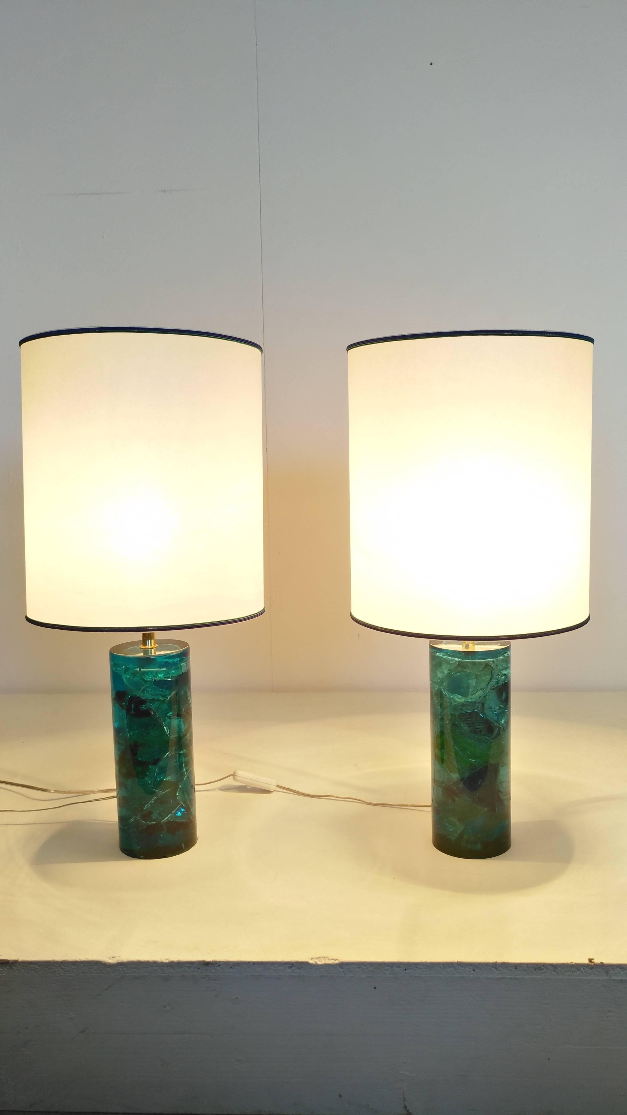 Beautiful table lamps made in blue fractal resin, original and special experimental work from the 1970s, when strange materials and good design were used by the artists
France 1970 attributed to Pierre Giraudon
Functional wire system and new shade