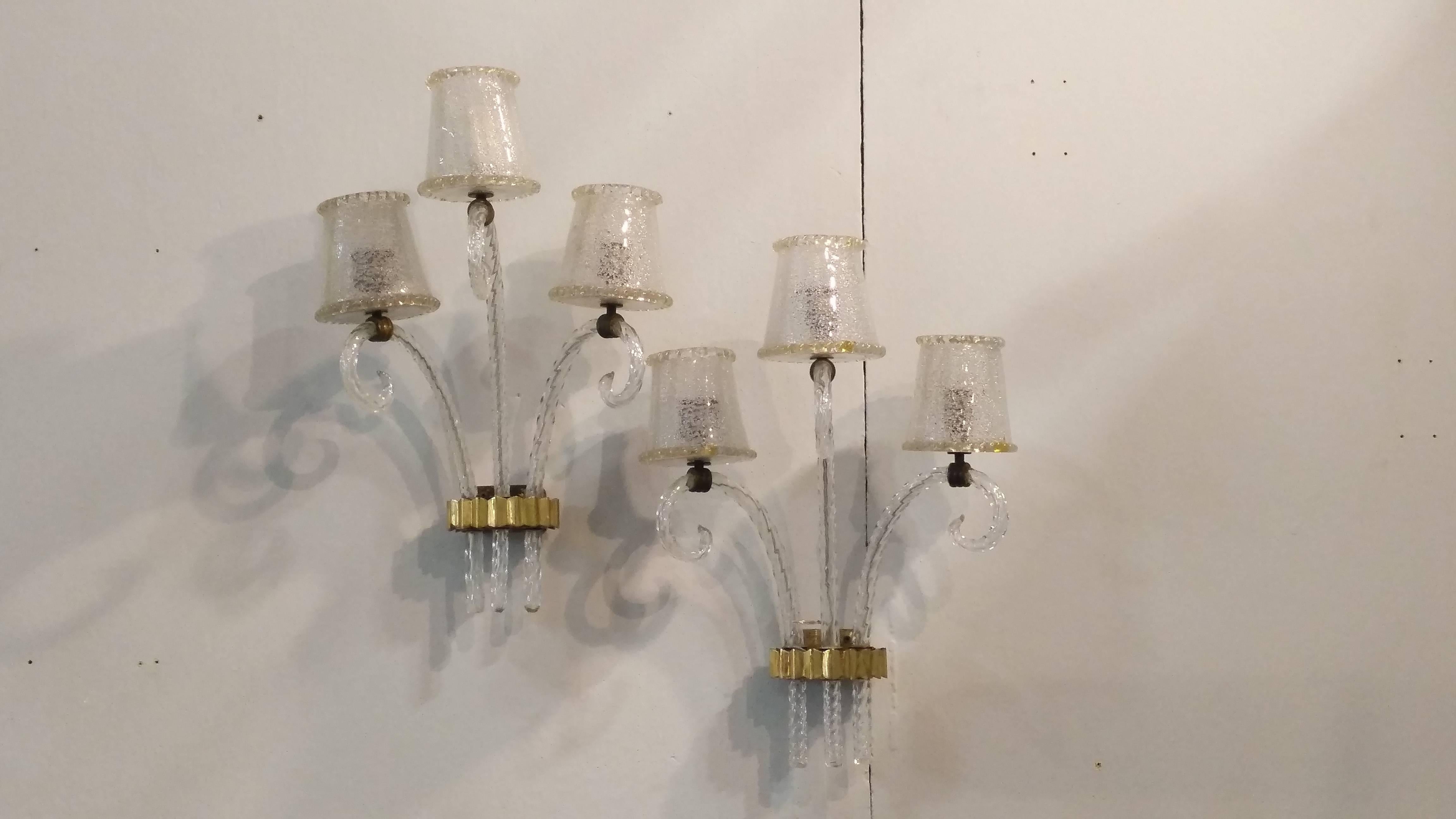 Pair of wall sconces by Barovier, 1940 brass structure surmounted by three corded glass arms with three 
