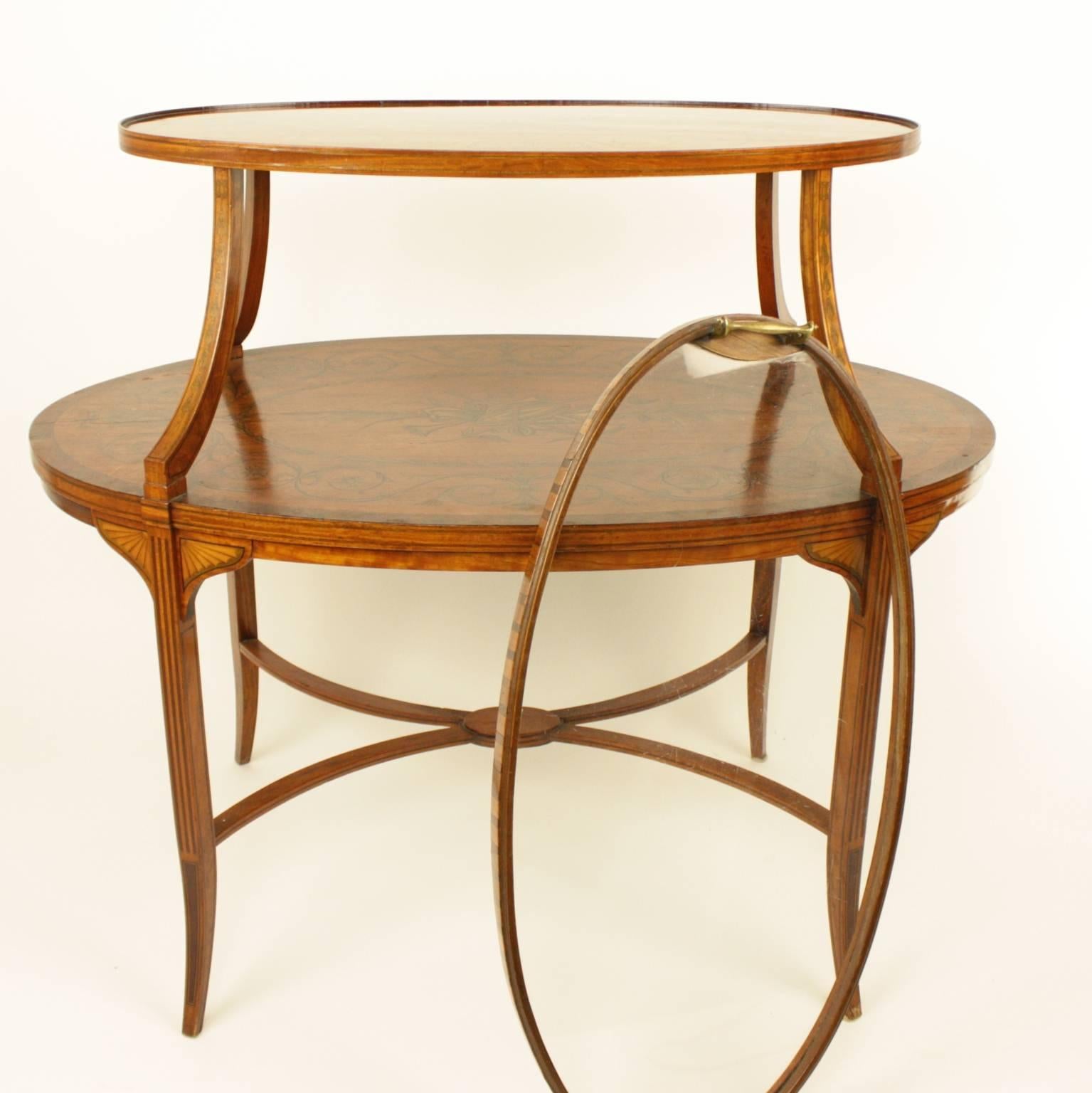  English Satinwood Etagere Tray Table,  circa 1890 In Good Condition In Berlin, DE