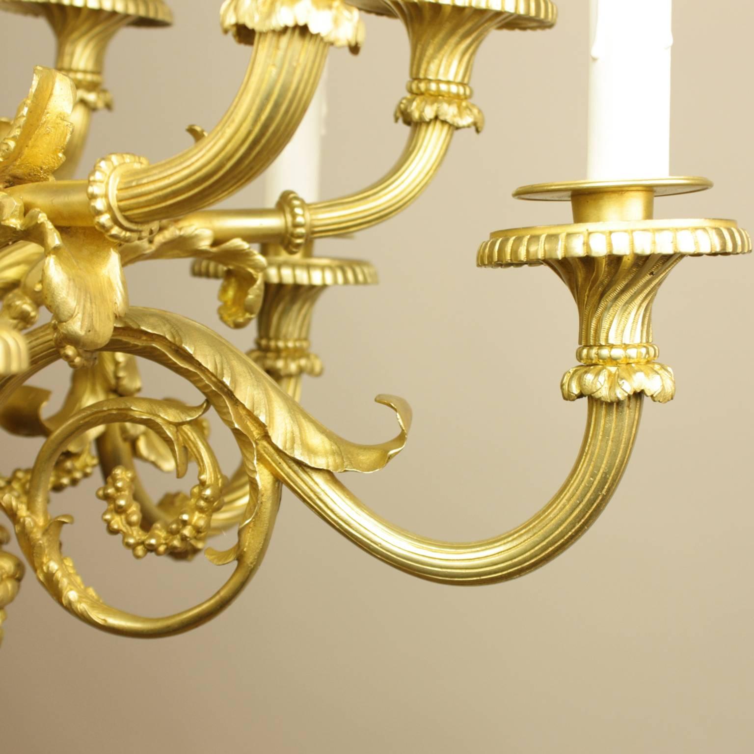 19th Century French Louis XVI Gilt Bronze S.Cloud Chandelier after P.P. Thomire For Sale 1