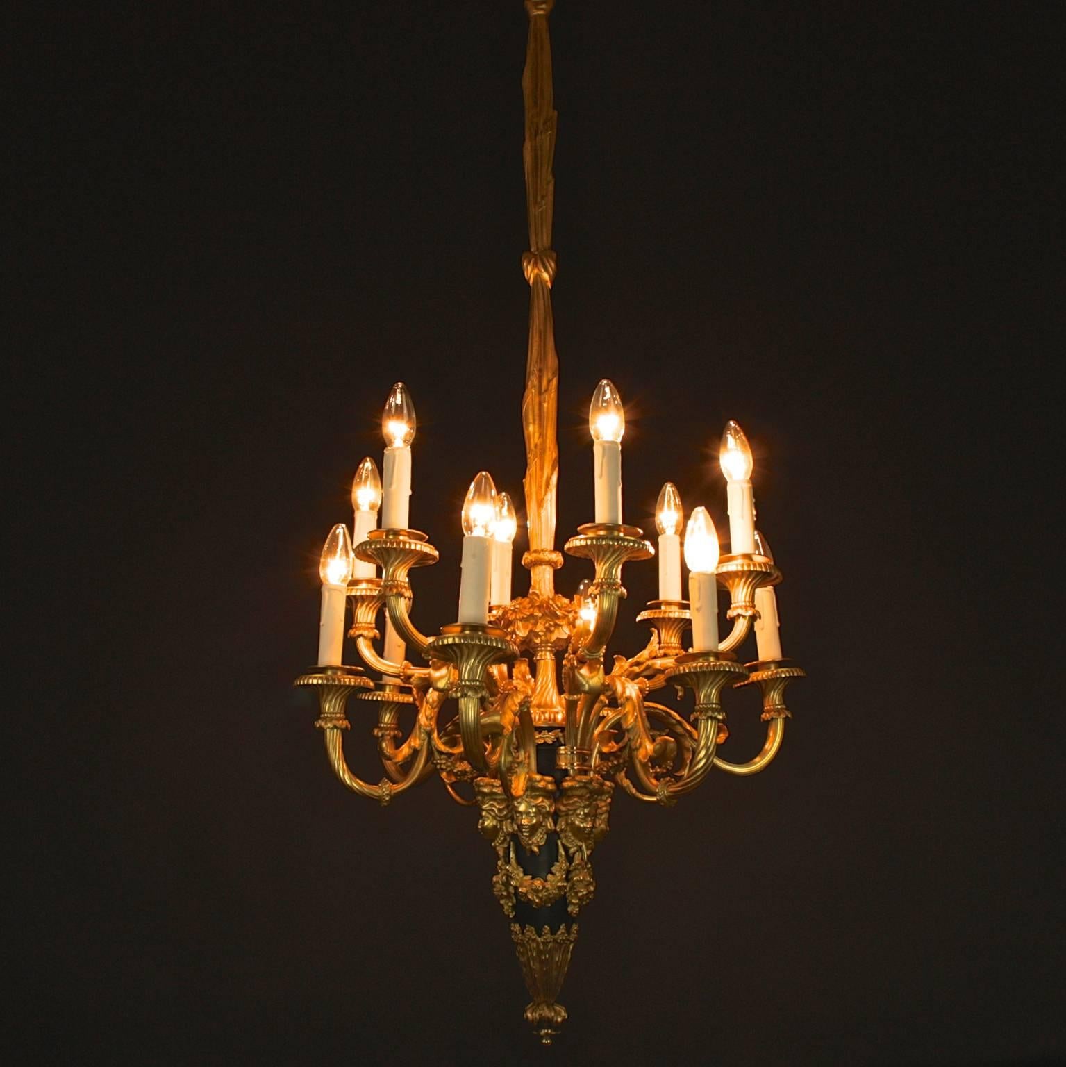 Vergoldeter Bronze-Kronleuchter im Louis-XVI.-Stil, Beurdeley Maison zugeschrieben (1818-1895 im Angebot 4