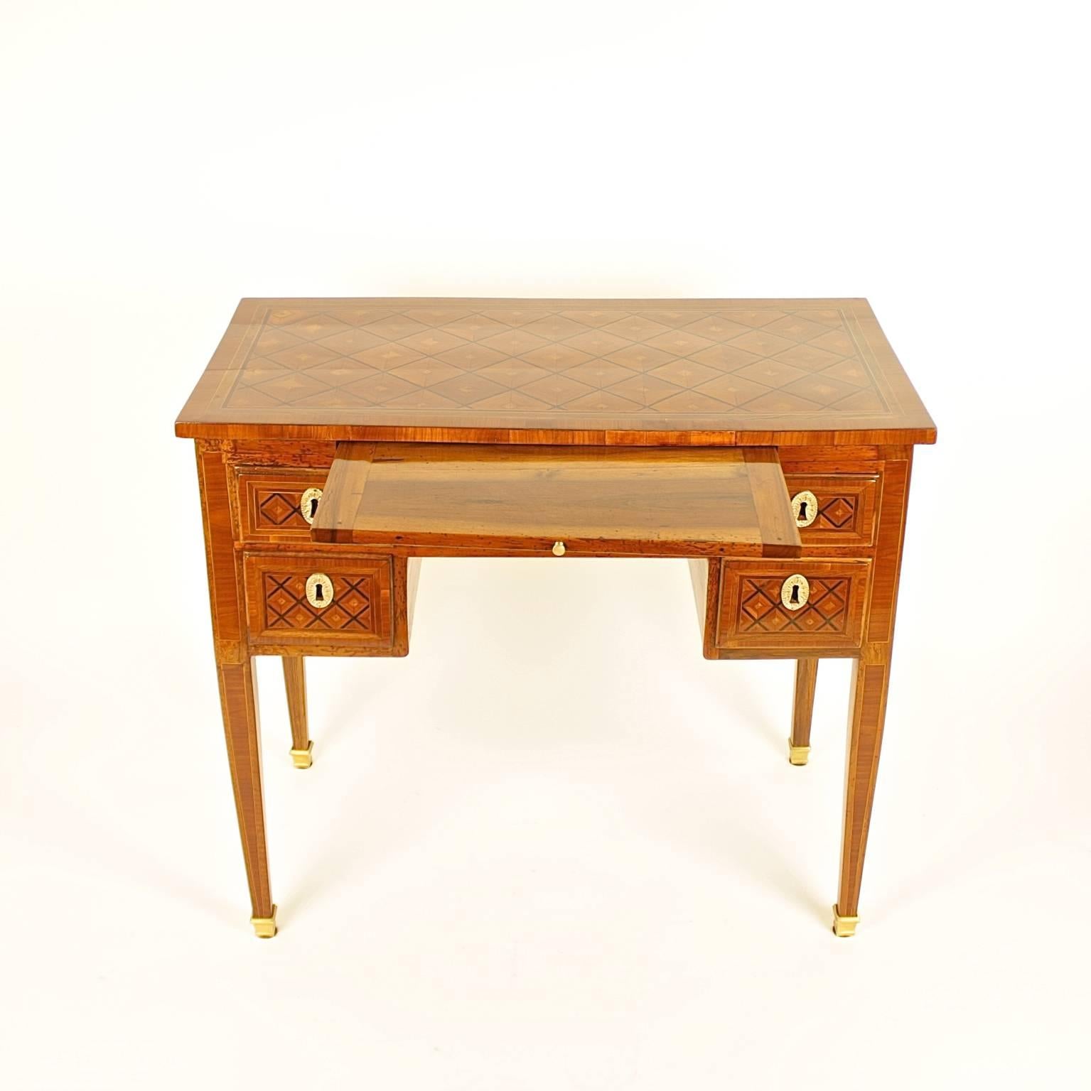 Late 18th Century French Marquetry Desk, in the manner of J.Birckle 1734-1803 In Good Condition In Berlin, DE