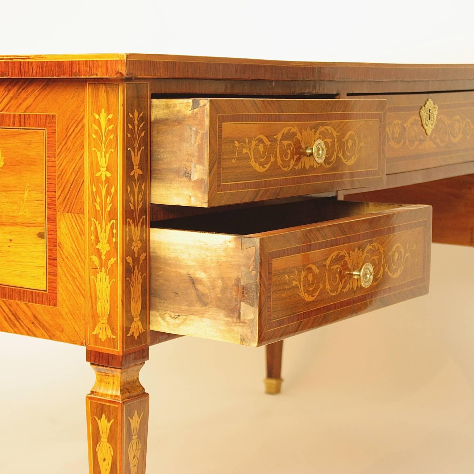 Italian Louis XVI Style Bureau Plat in the Manner of G. Maggiolini 1