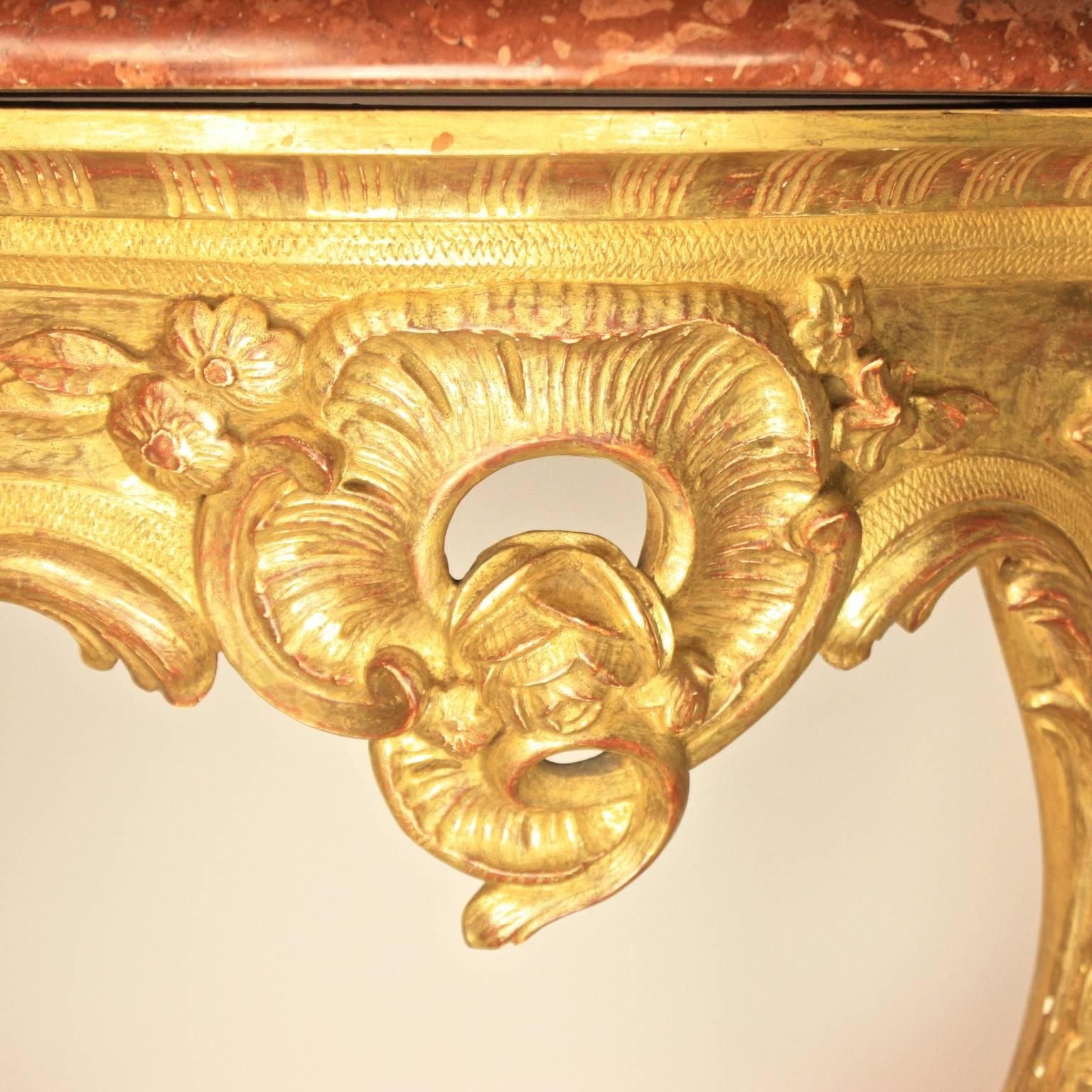 Italienischer Konsolentisch aus vergoldetem Holz im Louis XV.-Stil des frühen 20. Jahrhunderts (Französisch) im Angebot