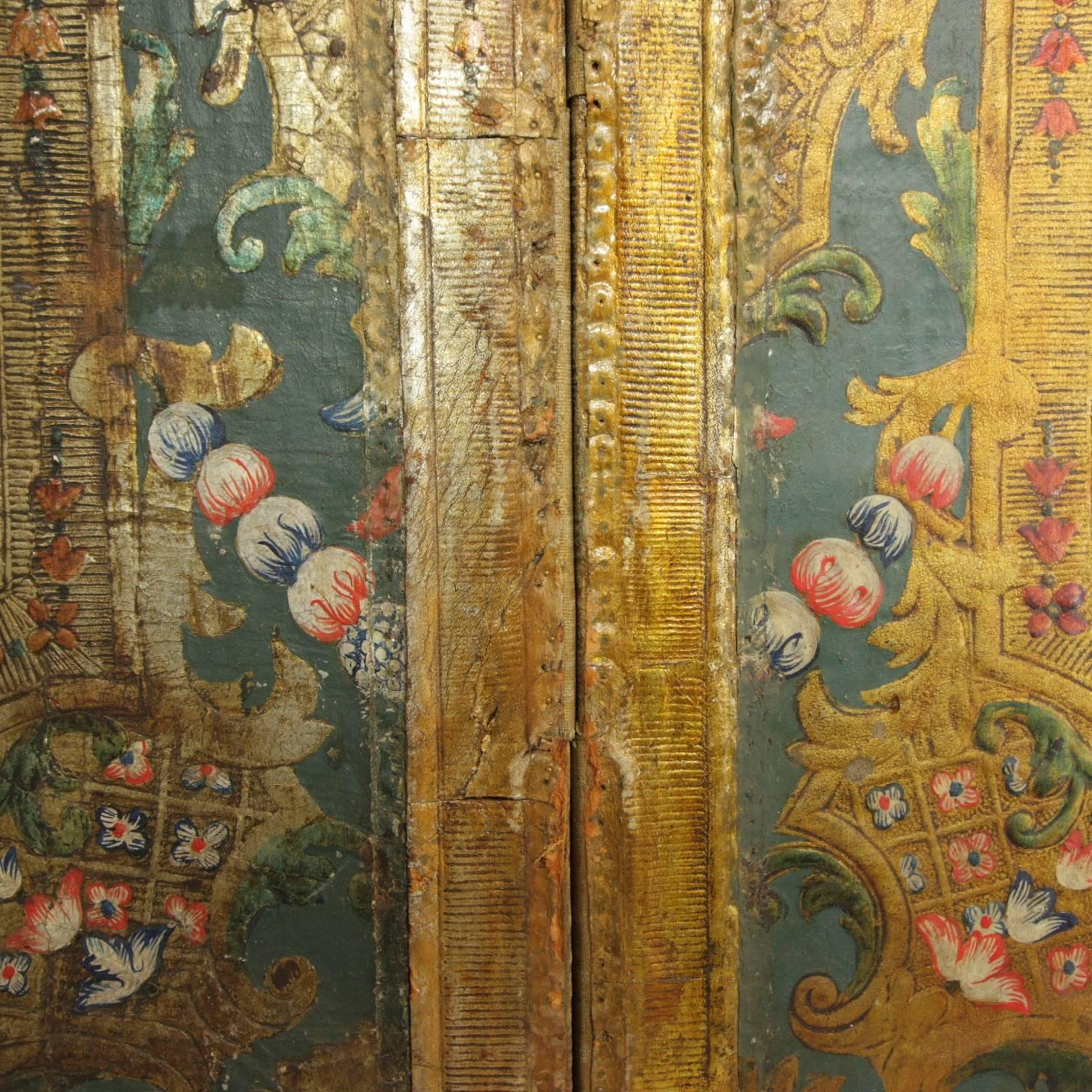 Early 18th Century Embossed and Polychrome Painted Leather Three-Leaf Screen 2