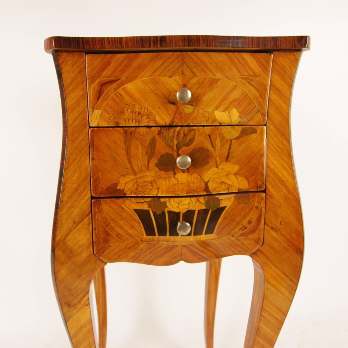 Louis XV Style Marquetry Side Table in the Manner of A. Gosselin, 1731–1794 In Excellent Condition In Berlin, DE