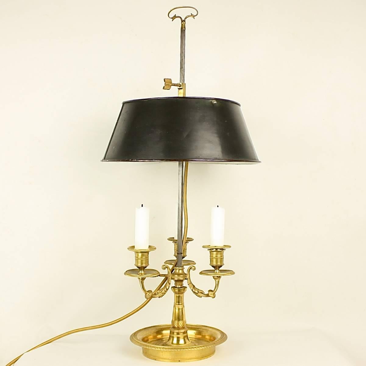 19th Century Louis XVI Style Gilt-Bronze and Tole Bouillotte Lamp 4