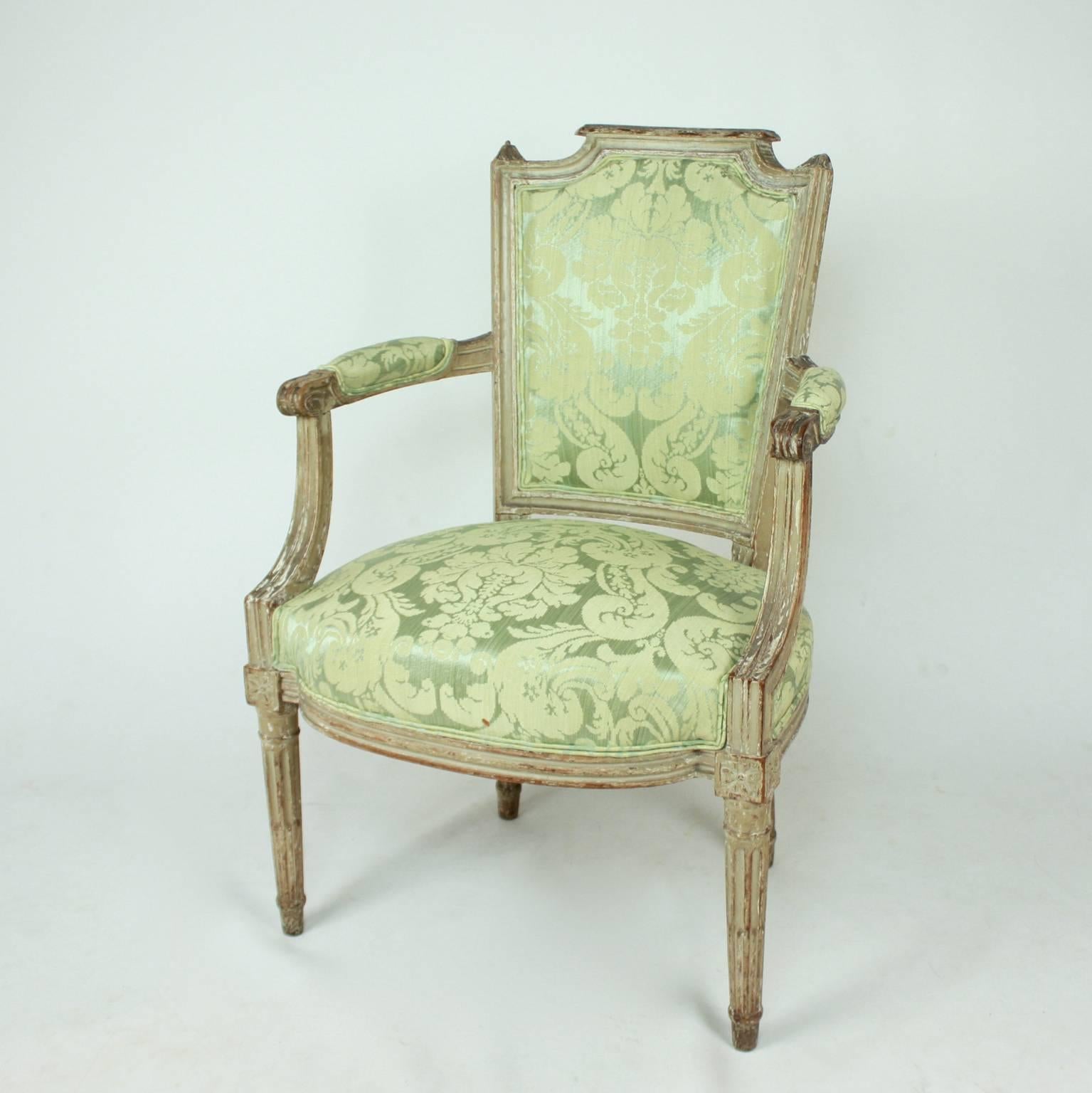 A pair of Louis XVI paint wood fauteuils or armchairs attributed to Claude II Sene´ (brother of Jean-Baptiste) called 'Le Jeune' (maître à Paris in 1769).
Both armchairs with a near-square back (a so called „Chapeau Gendarme“) with a