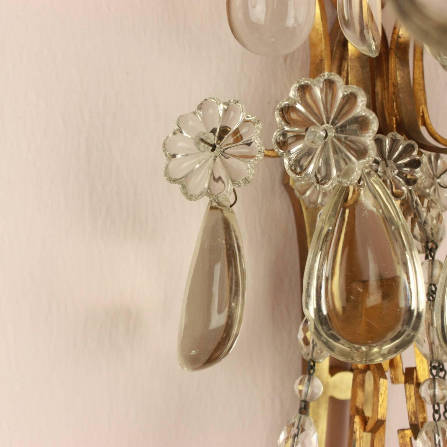 Ottone Coppia di applique a tre rami in stile Luigi XVI della Maison Bagues, circa 1900 in vendita